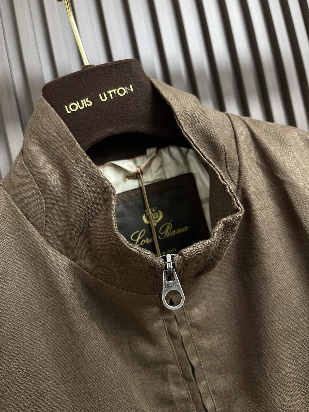 🛒🛒lP🆕 LoroPiana 2025SS早秋新款 老钱风 经典休闲款亚麻外套 上身帅气 这款采用纯亚