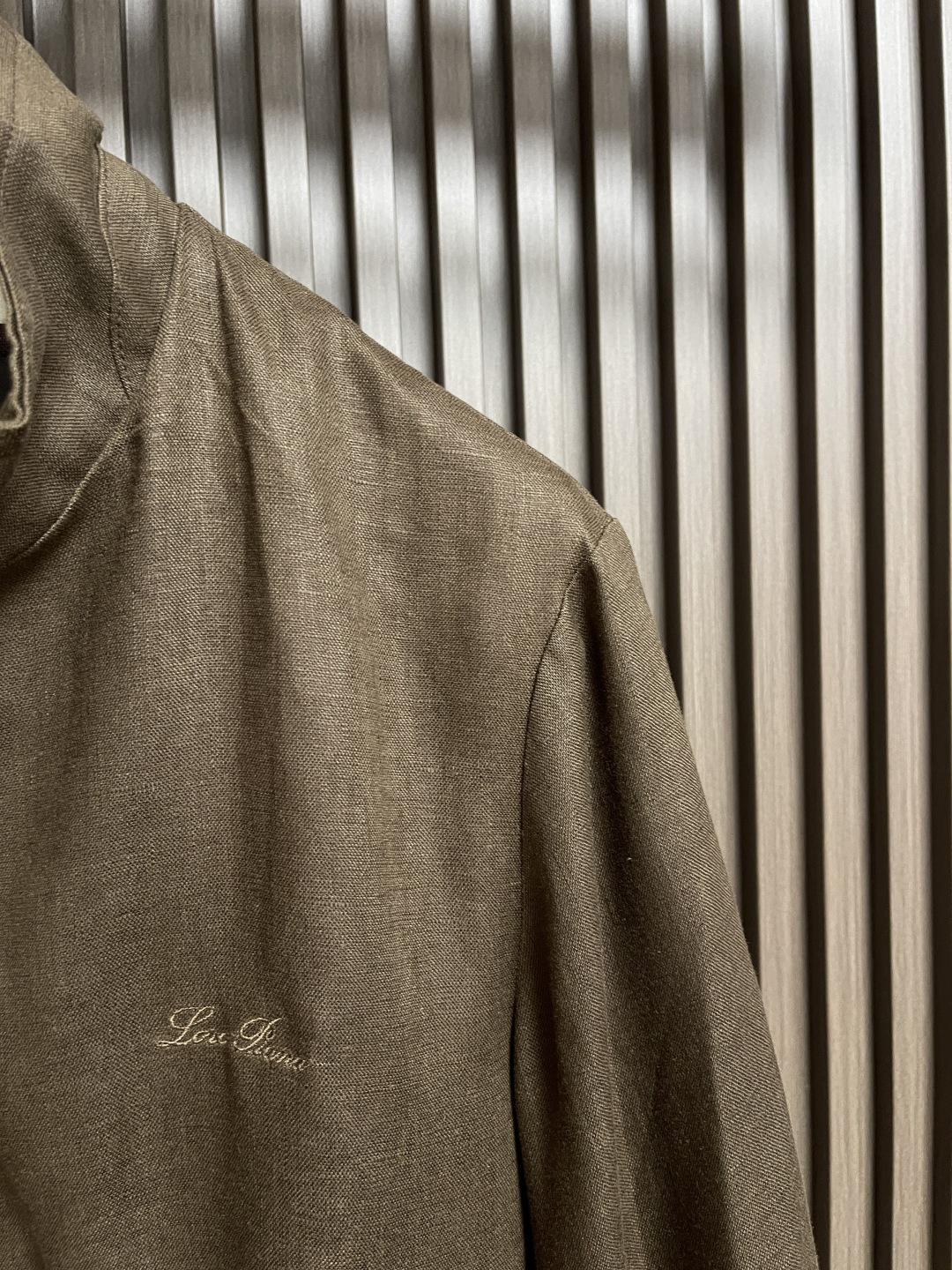 🛒🛒lP🆕 LoroPiana 2025SS早秋新款 老钱风 经典休闲款亚麻外套 上身帅气 这款采用纯亚