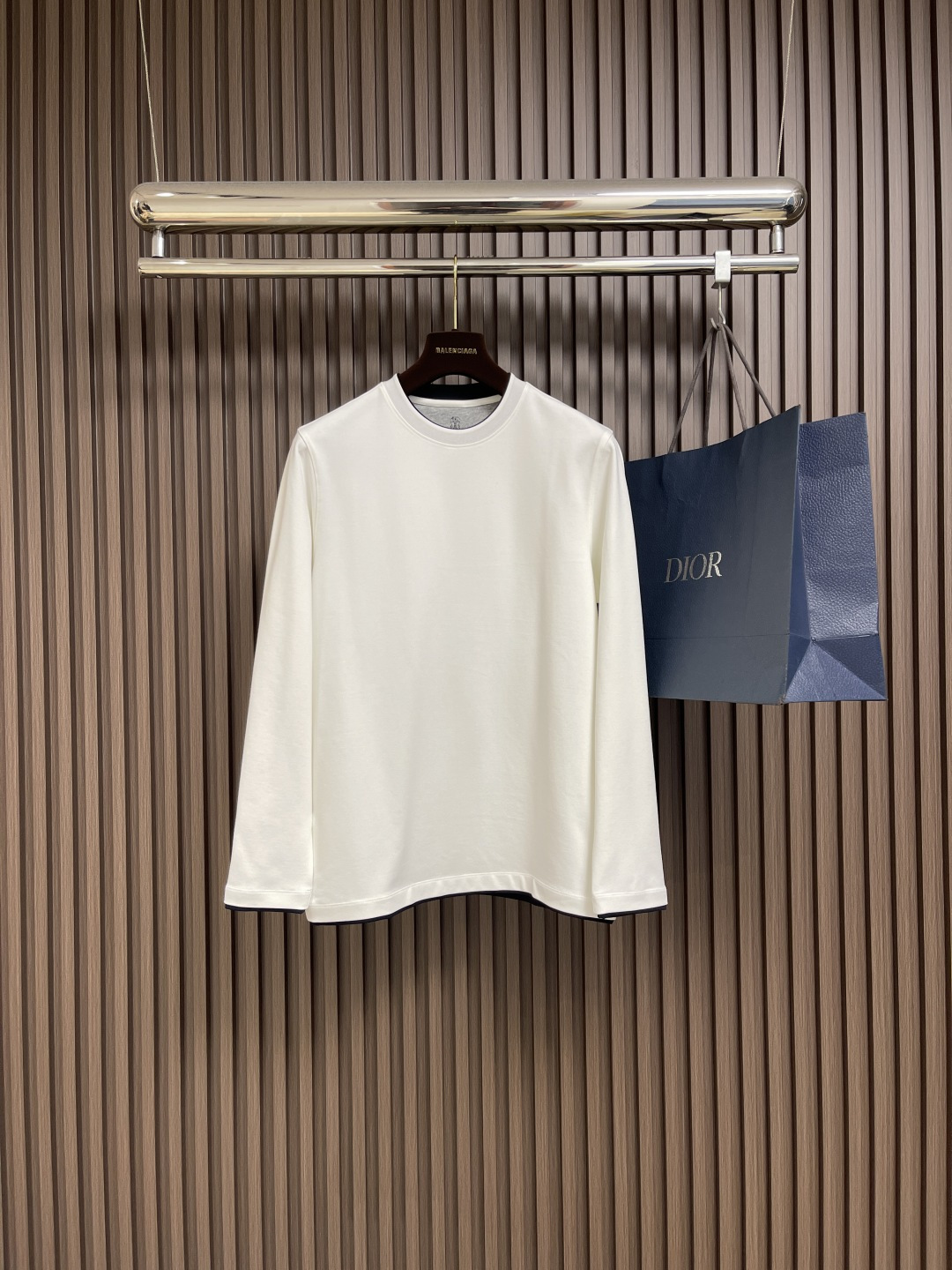 NO:516727,BC Brunello Cucinelli 2025SS Fall New Product Fake Two-Piece Long Sleeve T-Shirt, handsome, fashionable, simple and versatile. Fabric cotton is not only crisp, maintains a fashionable silhouette, but also comfortable to wear, and the yarn is more delicate. Size M-3XL, brunello cucinelli,tees, t-shirt, alexander wang19860909BC Brunello Cucinelli 2025SS秋季新品假两件长袖T恤,帅气时尚,简约百搭款.面料棉 不仅挺括,保持潮流的廓形,又穿着舒适,纱织更细腻.尺码M-3XL,,brunello cucinelli,tees，t-shirt,alexander wang,Men's clothing