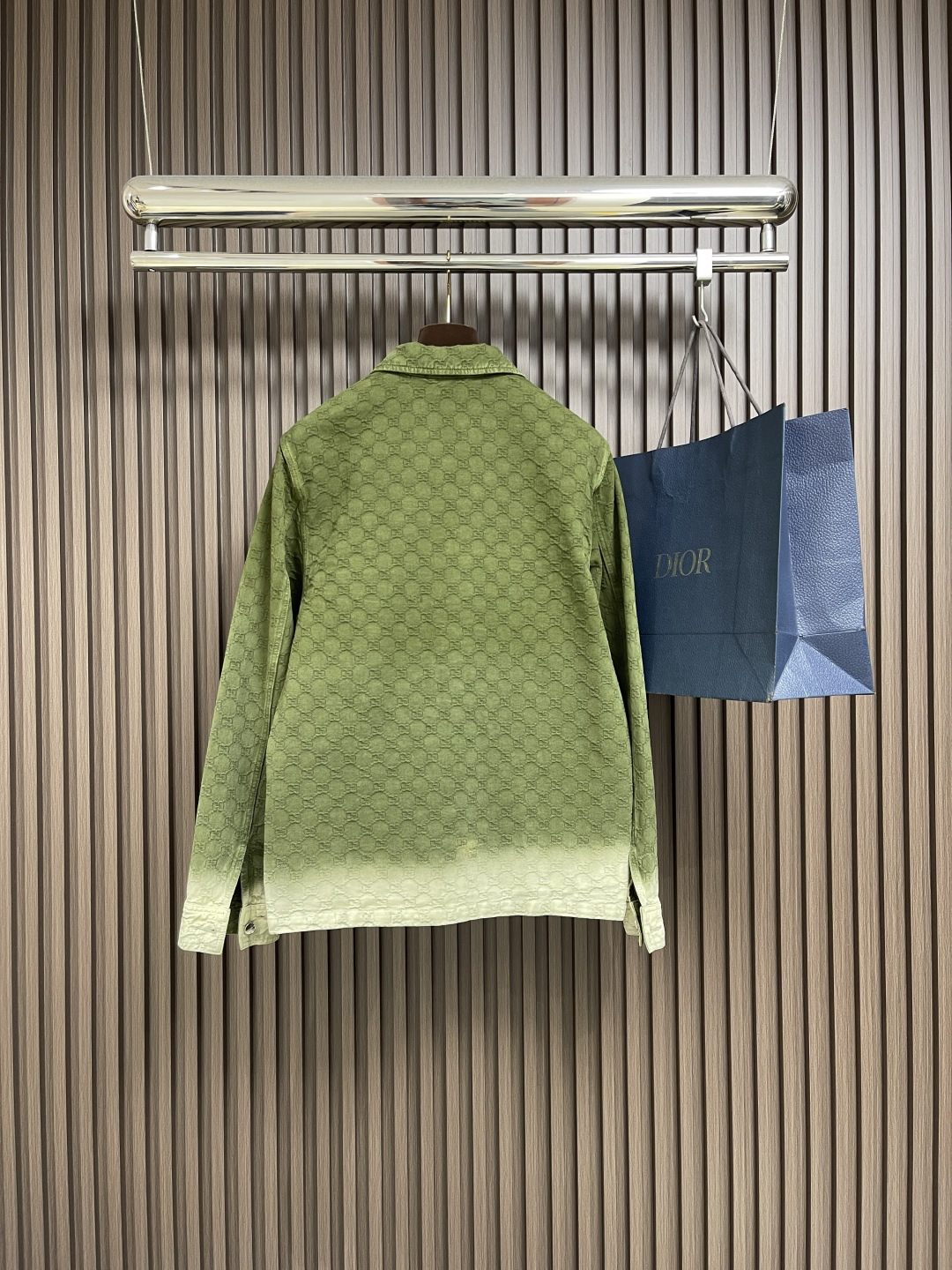 上衣🛒🛒 GUCCI 暗纹双G提花翻领牛仔外套长裤套装，进口提花牛仔材质，质感舒适，挺括有型 酵素水洗工