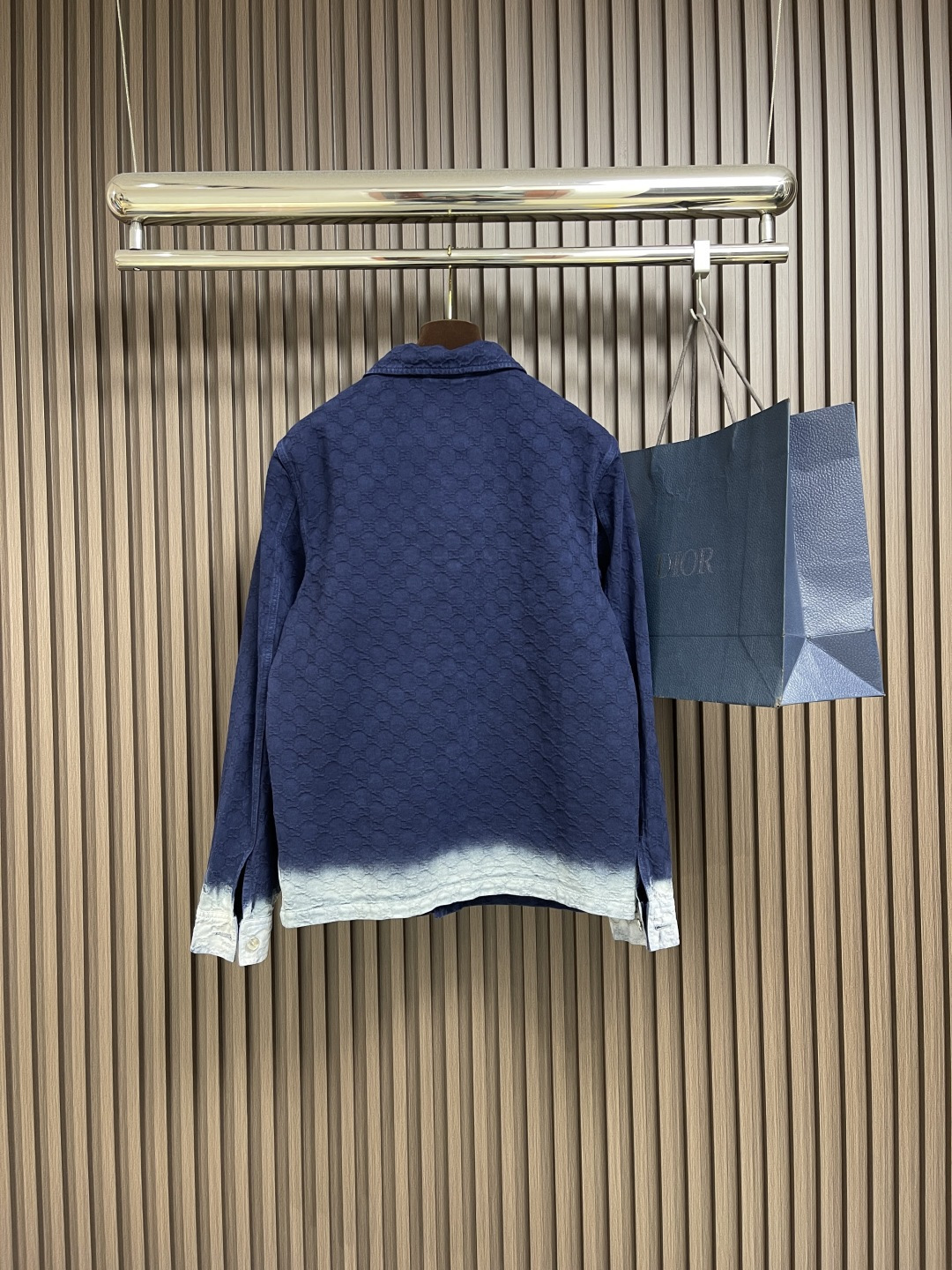 外套🛒🛒 GUCCI 暗纹双G提花翻领牛仔外套长裤套装，进口提花牛仔材质，质感舒适，挺括有型 酵素水洗工