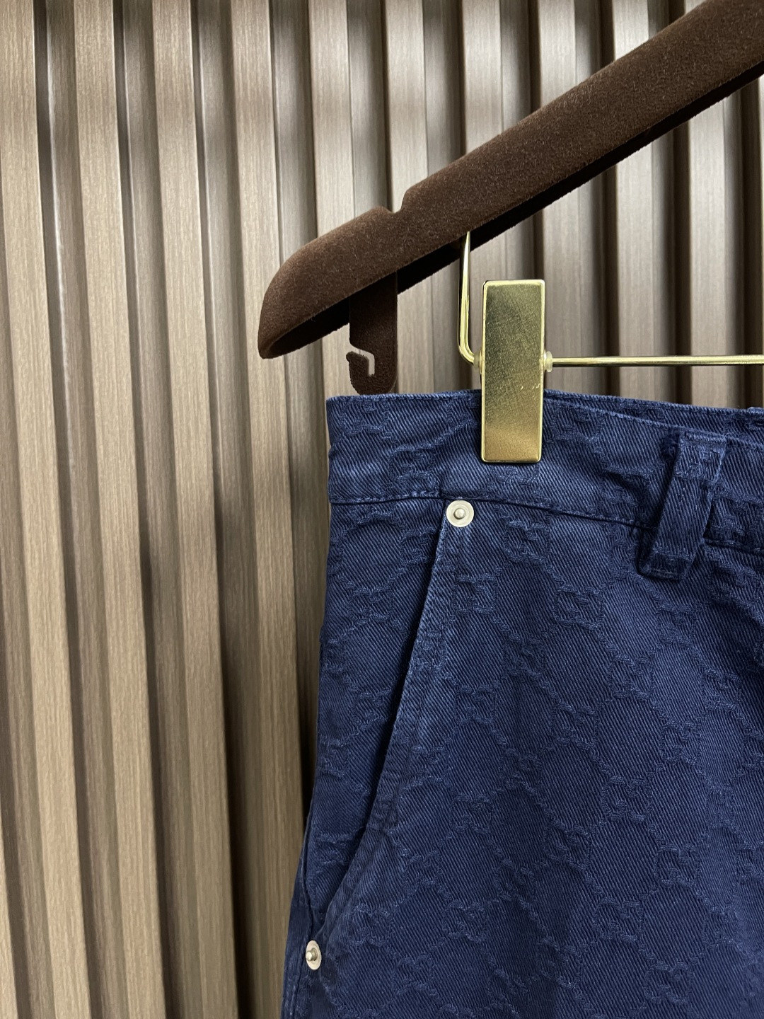 长裤🛒🛒GUCCI 暗纹双G提花翻领牛仔外套长裤套装，进口提花牛仔材质，质感舒适，挺括有型 酵素水洗工艺