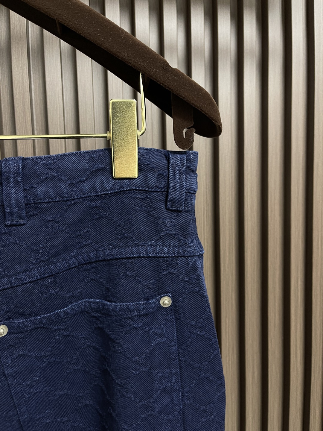 长裤🛒🛒GUCCI 暗纹双G提花翻领牛仔外套长裤套装，进口提花牛仔材质，质感舒适，挺括有型 酵素水洗工艺