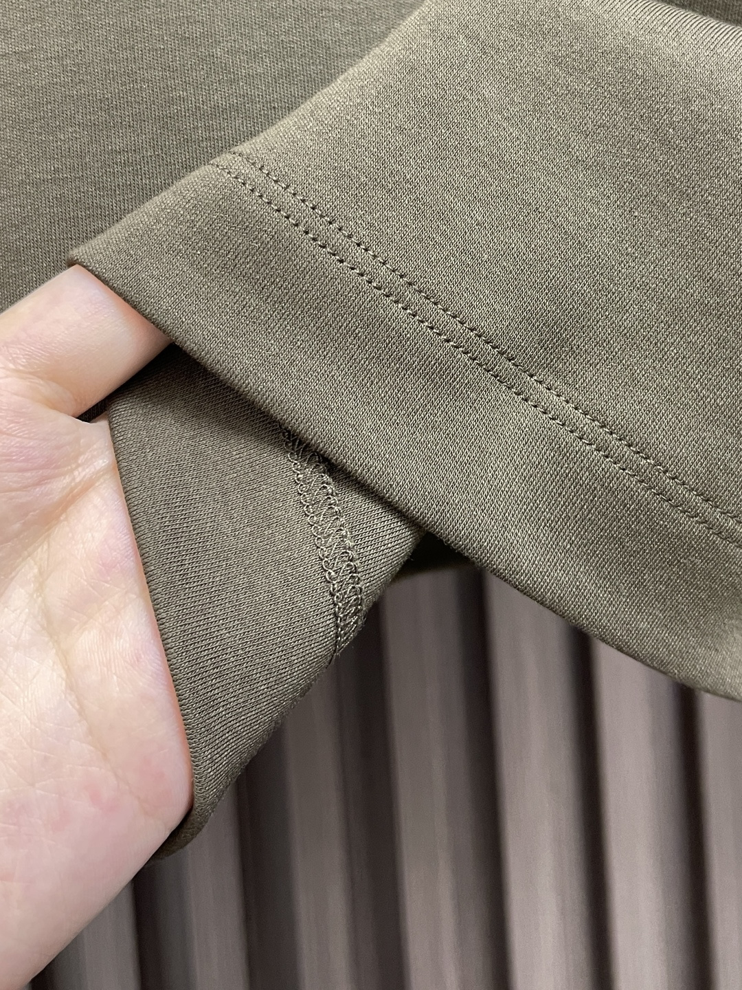 🛒🛒lP🆕 LoroPiana 2025ss秋冬新款长袖T恤打底衫，全品相！工艺采用胸前logo 刺绣设