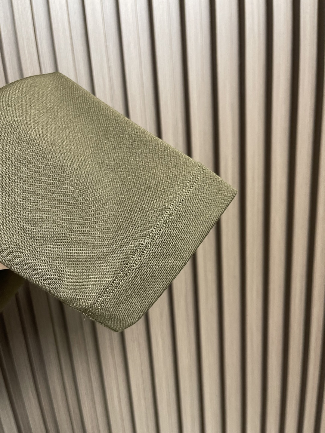 🛒🛒lP🆕 LoroPiana 2025ss秋冬新款长袖T恤打底衫，全品相！工艺采用胸前logo 刺绣设