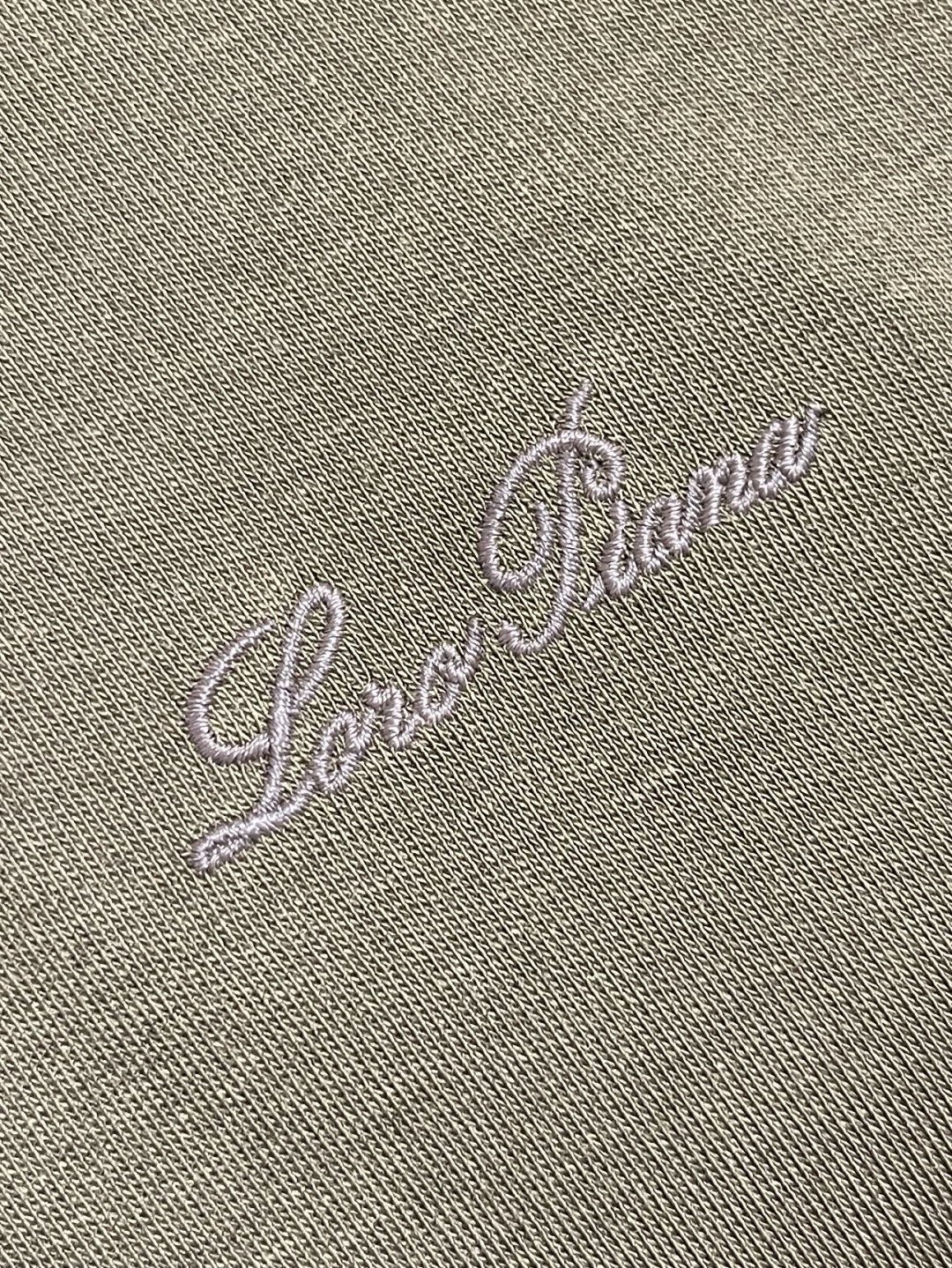🛒🛒lP🆕 LoroPiana 2025ss秋冬新款长袖T恤打底衫，全品相！工艺采用胸前logo 刺绣设