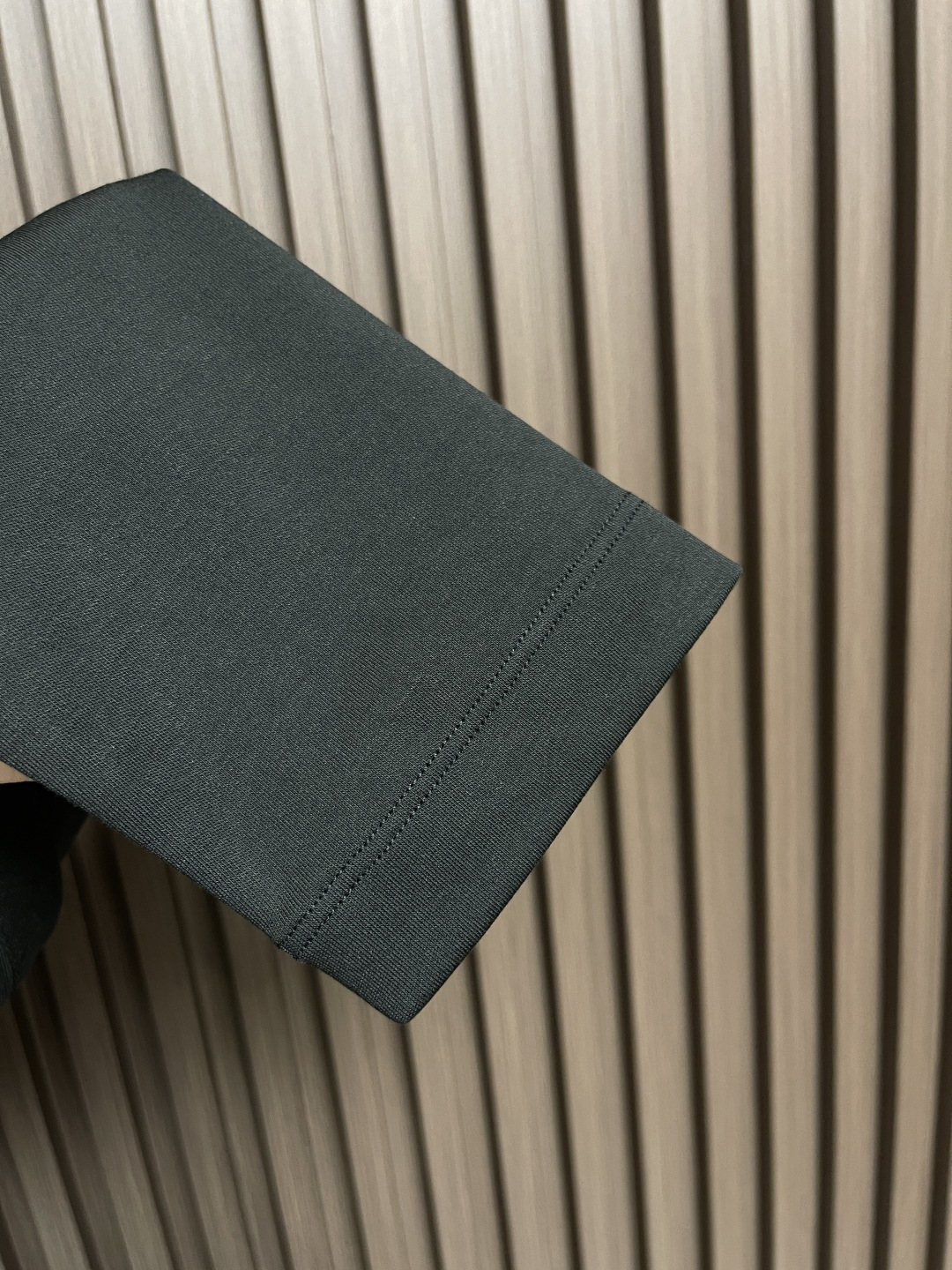 🛒🛒lP🆕 LoroPiana 2025ss秋冬新款长袖T恤打底衫，全品相！工艺采用胸前logo 刺绣设