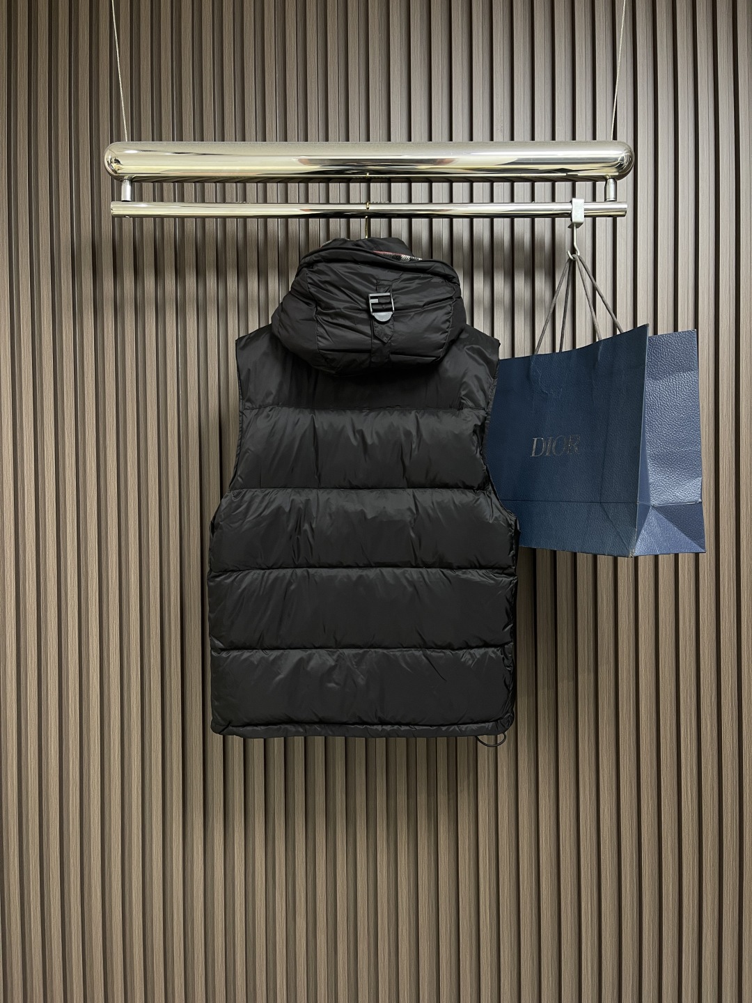 🛒🛒Burberry 可拆式衣袖连帽羽绒服，复古格纹内衬的高领与连帽 可拆袖变马甲造型 上身效果超级棒 