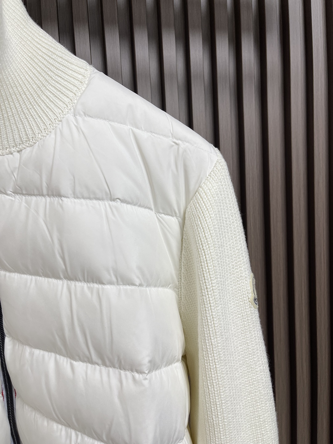 🛒🛒Moncler 新款Cardigan立领拼接羽绒服针织外套，使用高品质的棉质材料和优质的白鸭绒填充物
