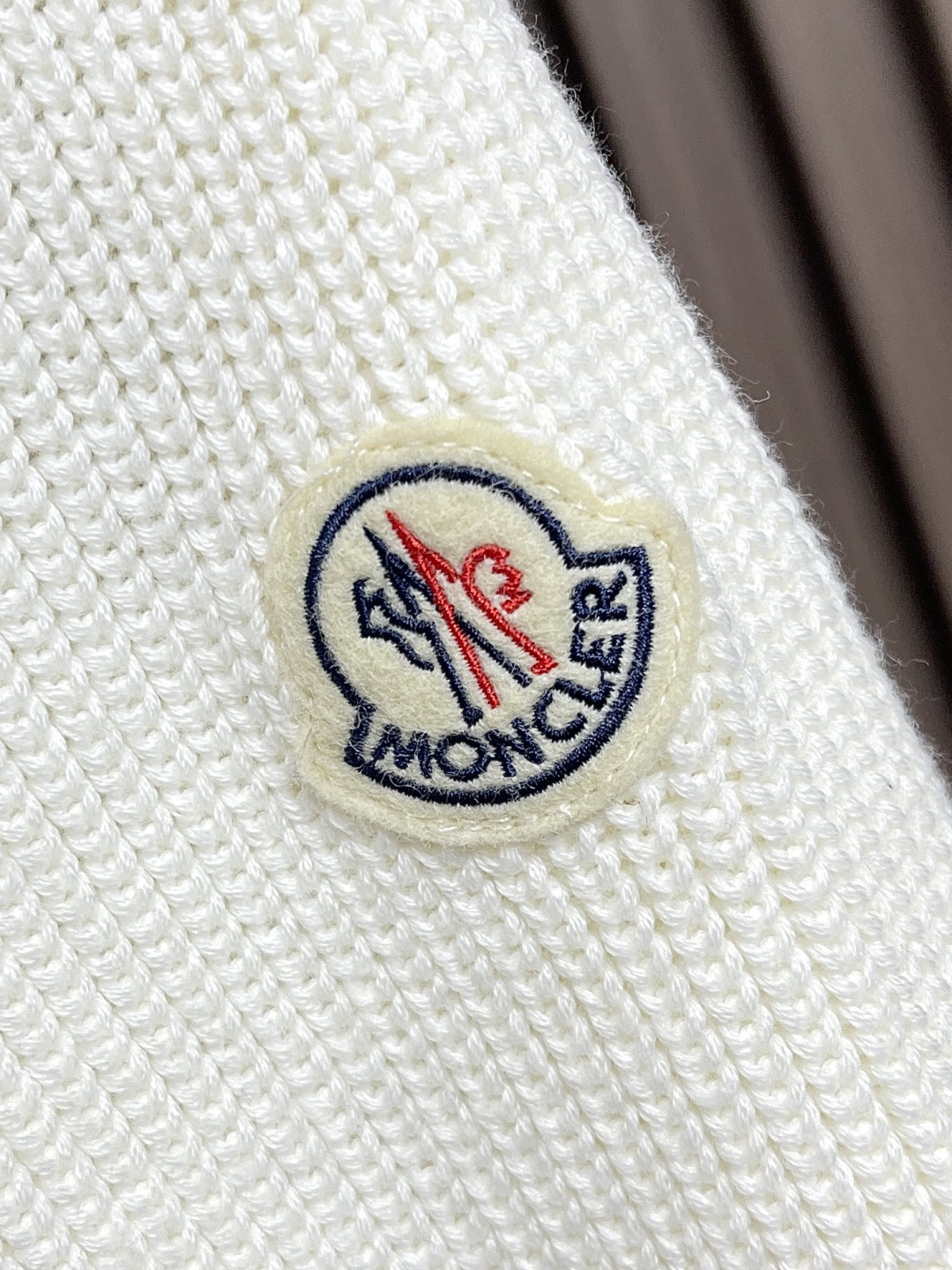 🛒🛒Moncler 新款Cardigan立领拼接羽绒服针织外套，使用高品质的棉质材料和优质的白鸭绒填充物