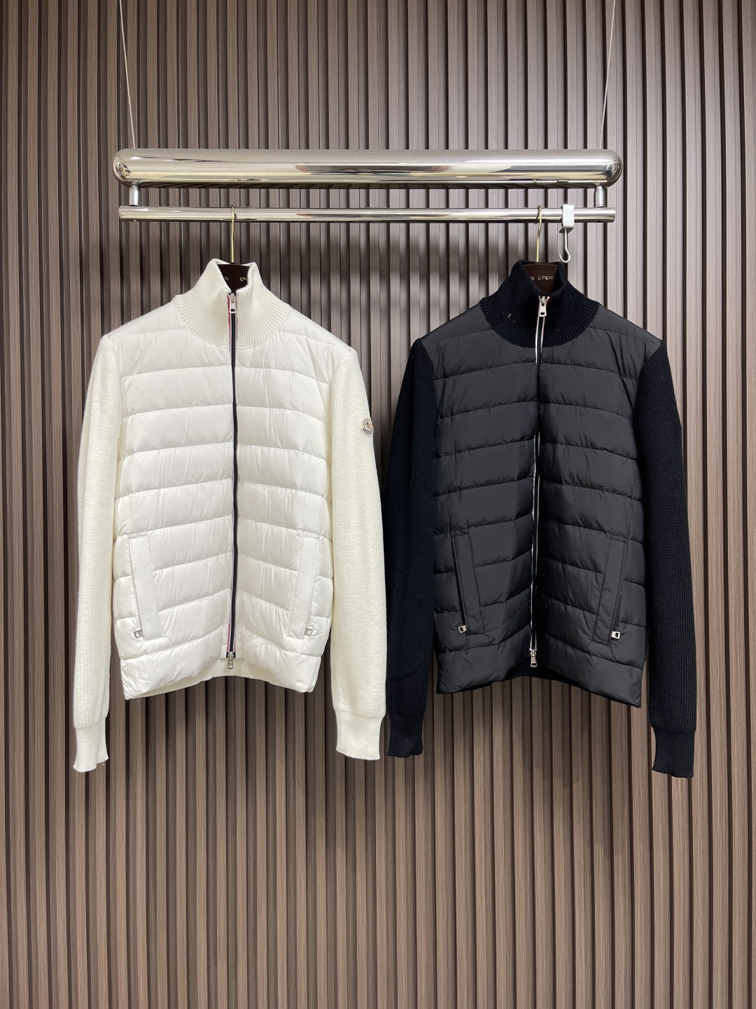 🛒🛒Moncler 新款Cardigan立领拼接羽绒服针织外套，使用高品质的棉质材料和优质的白鸭绒填充物