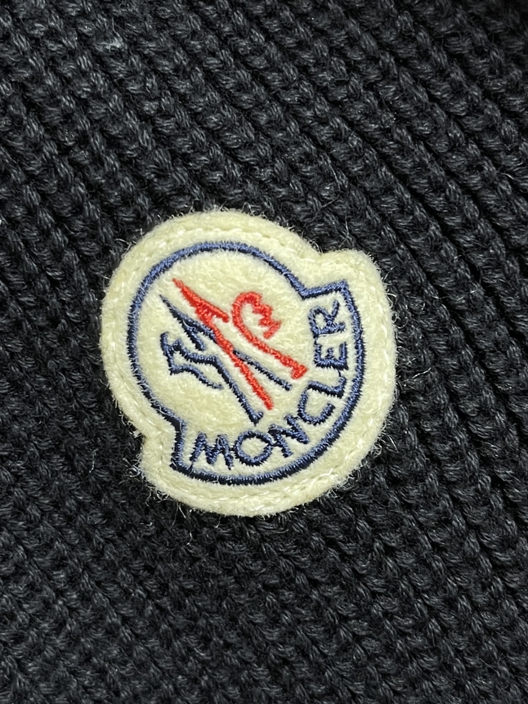 🛒🛒Moncler 新款Cardigan立领拼接羽绒服针织外套，使用高品质的棉质材料和优质的白鸭绒填充物