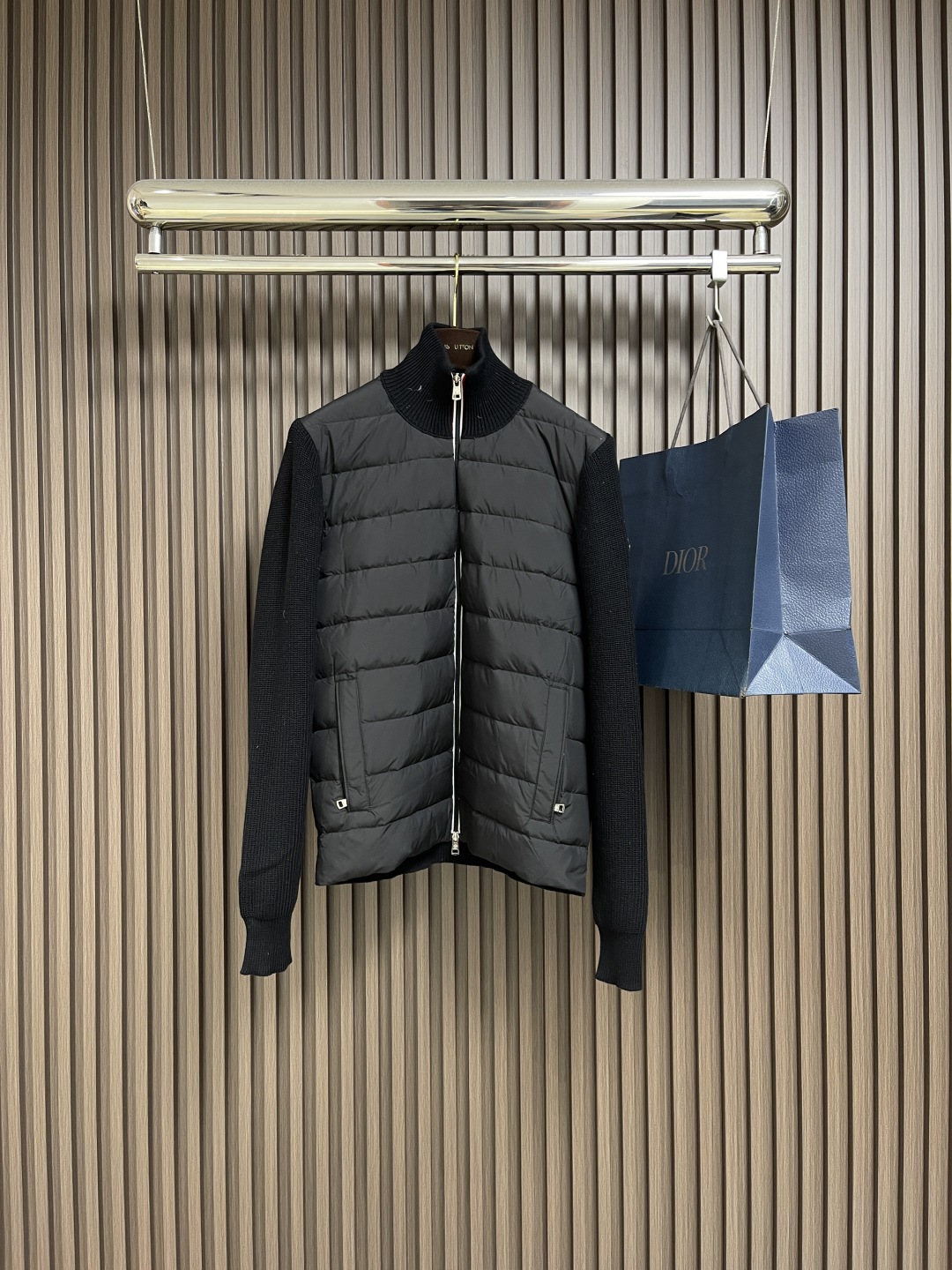 🛒🛒Moncler 新款Cardigan立领拼接羽绒服针织外套，使用高品质的棉质材料和优质的白鸭绒填充物