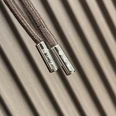 🛒🛒lP🆕 LoroPiana 2025SS早秋经典百搭男士连帽外套 胸口精致刺绣logo点缀 经典而不 🛒🛒lP🆕 LoroPiana 2025SS早秋经典百搭男士连帽外套 胸口精致刺绣logo点缀 经典而不