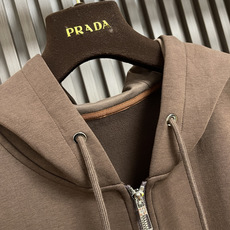 🛒🛒lP🆕 LoroPiana 2025SS早秋经典百搭男士连帽外套 胸口精致刺绣logo点缀 经典而不 🛒🛒lP🆕 LoroPiana 2025SS早秋经典百搭男士连帽外套 胸口精致刺绣logo点缀 经典而不