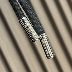 🛒🛒lP🆕 LoroPiana 2025SS早秋经典百搭男士连帽外套 胸口精致刺绣logo点缀 经典而不 🛒🛒lP🆕 LoroPiana 2025SS早秋经典百搭男士连帽外套 胸口精致刺绣logo点缀 经典而不