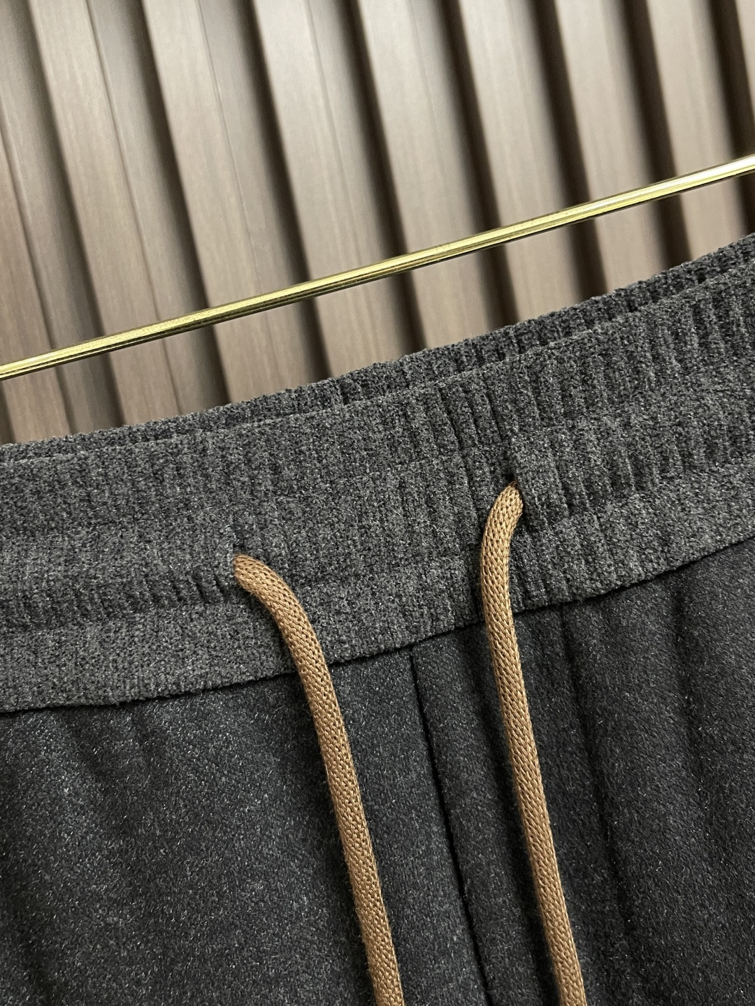 🛒🛒loroPiana lP🆕 早春新款卫裤休闲裤，定制混纺面料软糯舒集高级感温暖度于一体，裤型舒适包容