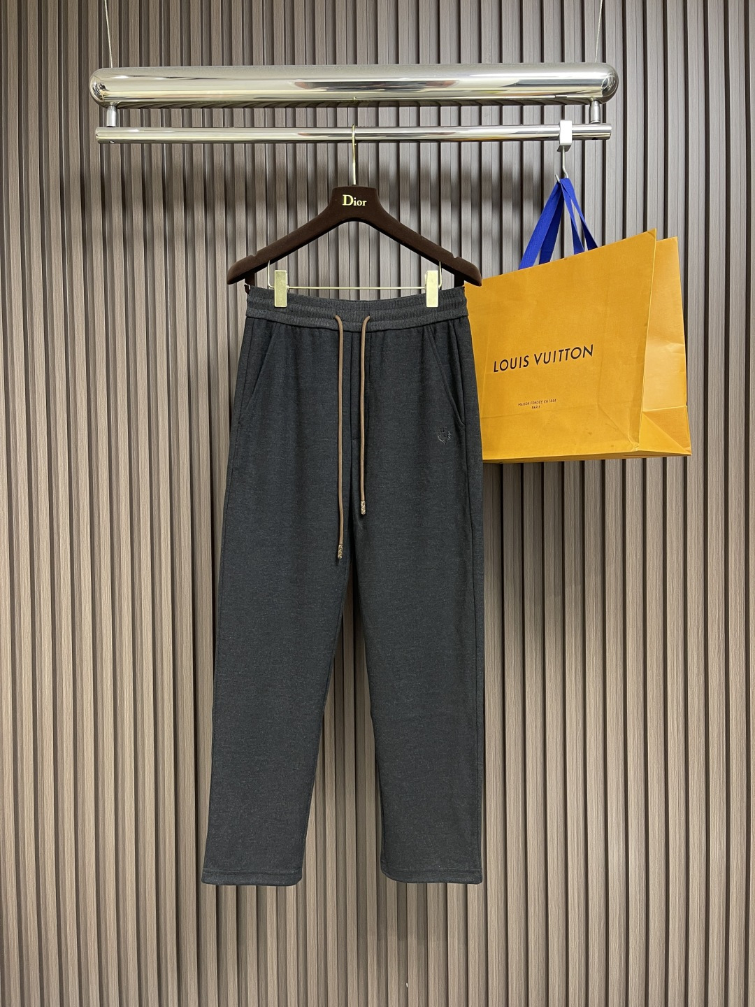 🛒🛒loroPiana lP🆕 早春新款卫裤休闲裤，定制混纺面料软糯舒集高级感温暖度于一体，裤型舒适包容