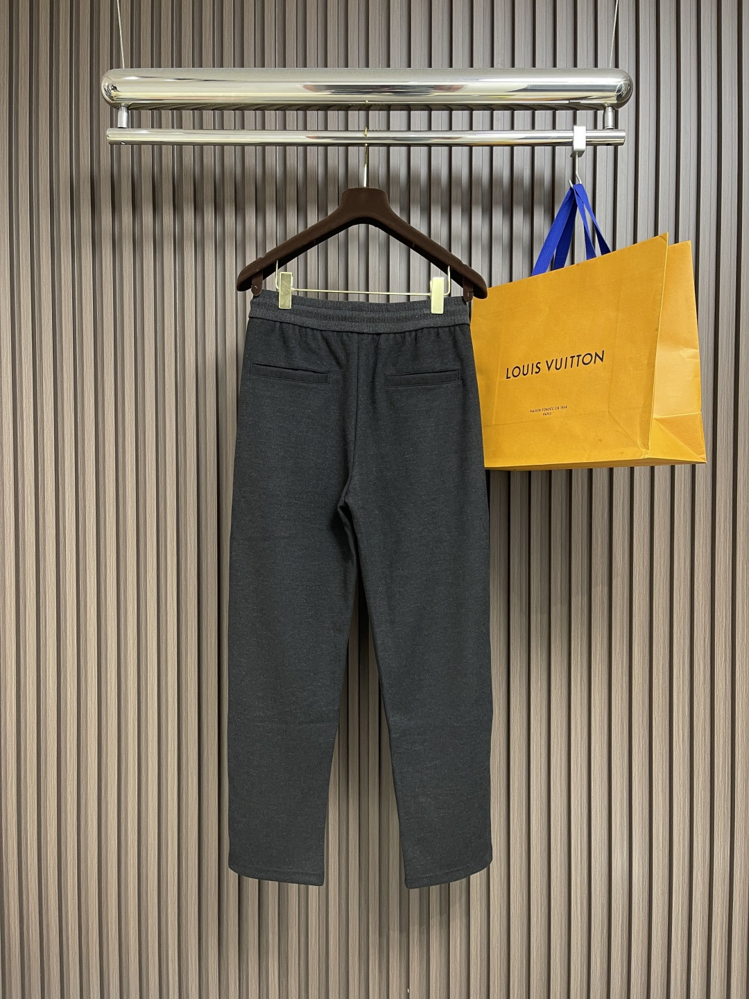 🛒🛒loroPiana lP🆕 早春新款卫裤休闲裤，定制混纺面料软糯舒集高级感温暖度于一体，裤型舒适包容