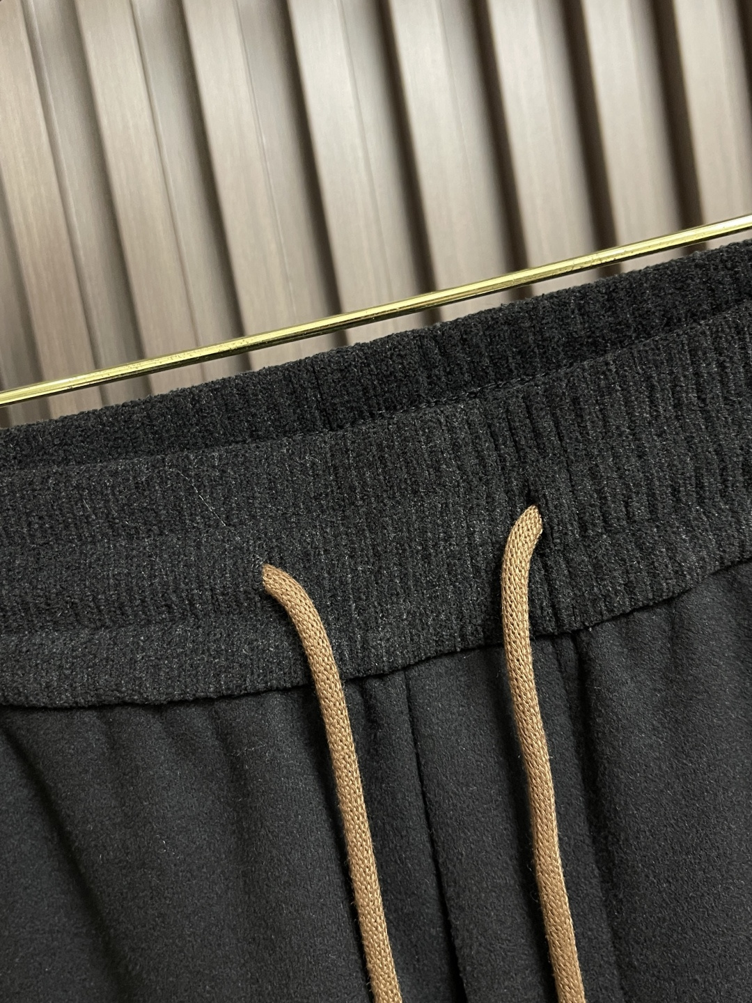 🛒🛒loroPiana lP🆕 早春新款卫裤休闲裤，定制混纺面料软糯舒集高级感温暖度于一体，裤型舒适包容