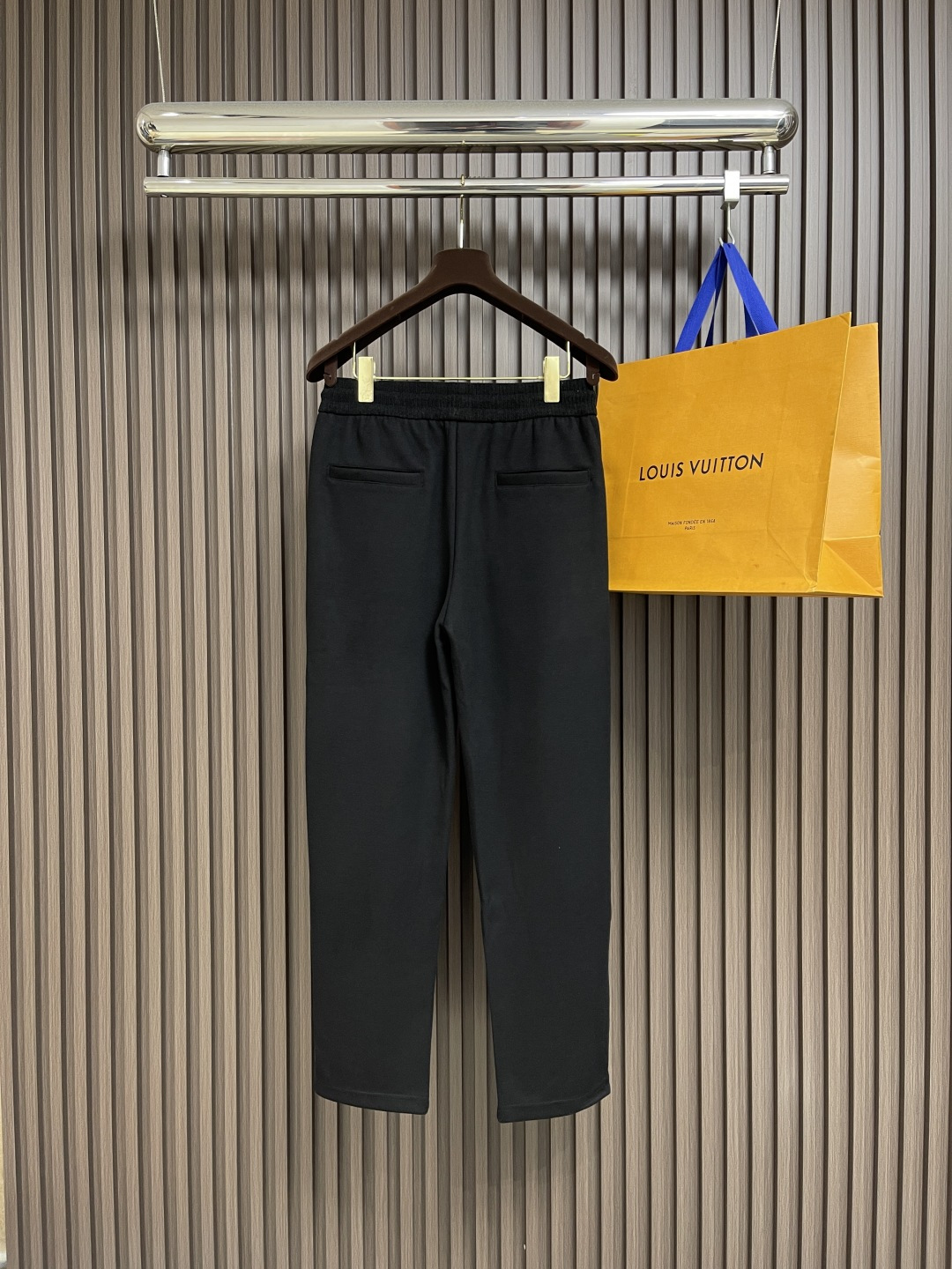 🛒🛒loroPiana lP🆕 早春新款卫裤休闲裤，定制混纺面料软糯舒集高级感温暖度于一体，裤型舒适包容