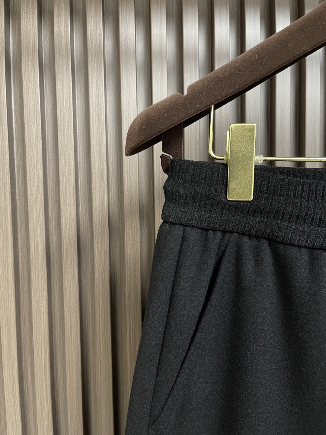 🛒🛒loroPiana lP🆕 早春新款卫裤休闲裤，定制混纺面料软糯舒集高级感温暖度于一体，裤型舒适包容