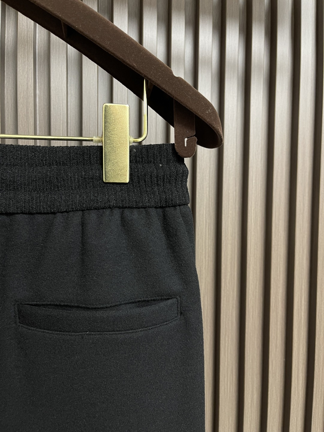 🛒🛒loroPiana lP🆕 早春新款卫裤休闲裤，定制混纺面料软糯舒集高级感温暖度于一体，裤型舒适包容
