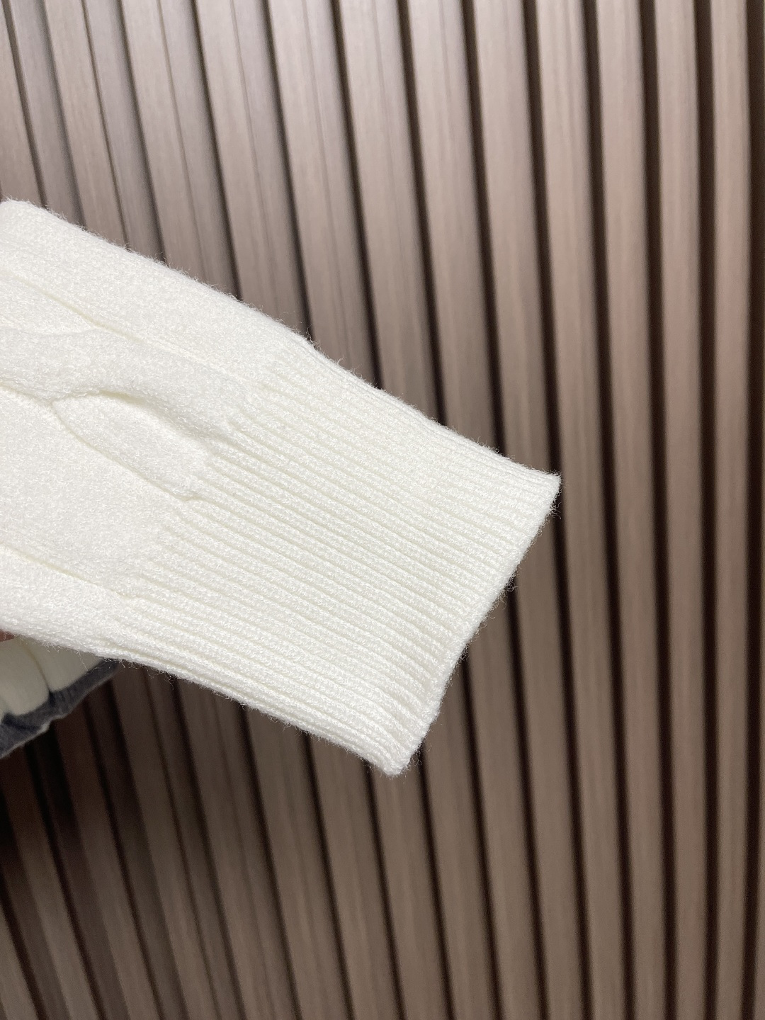 🛒🛒Thom Browne TB新款麻花拉链开衫，采用优质麻花针织面料，精致的编织纹理，袖子经典四条杠设