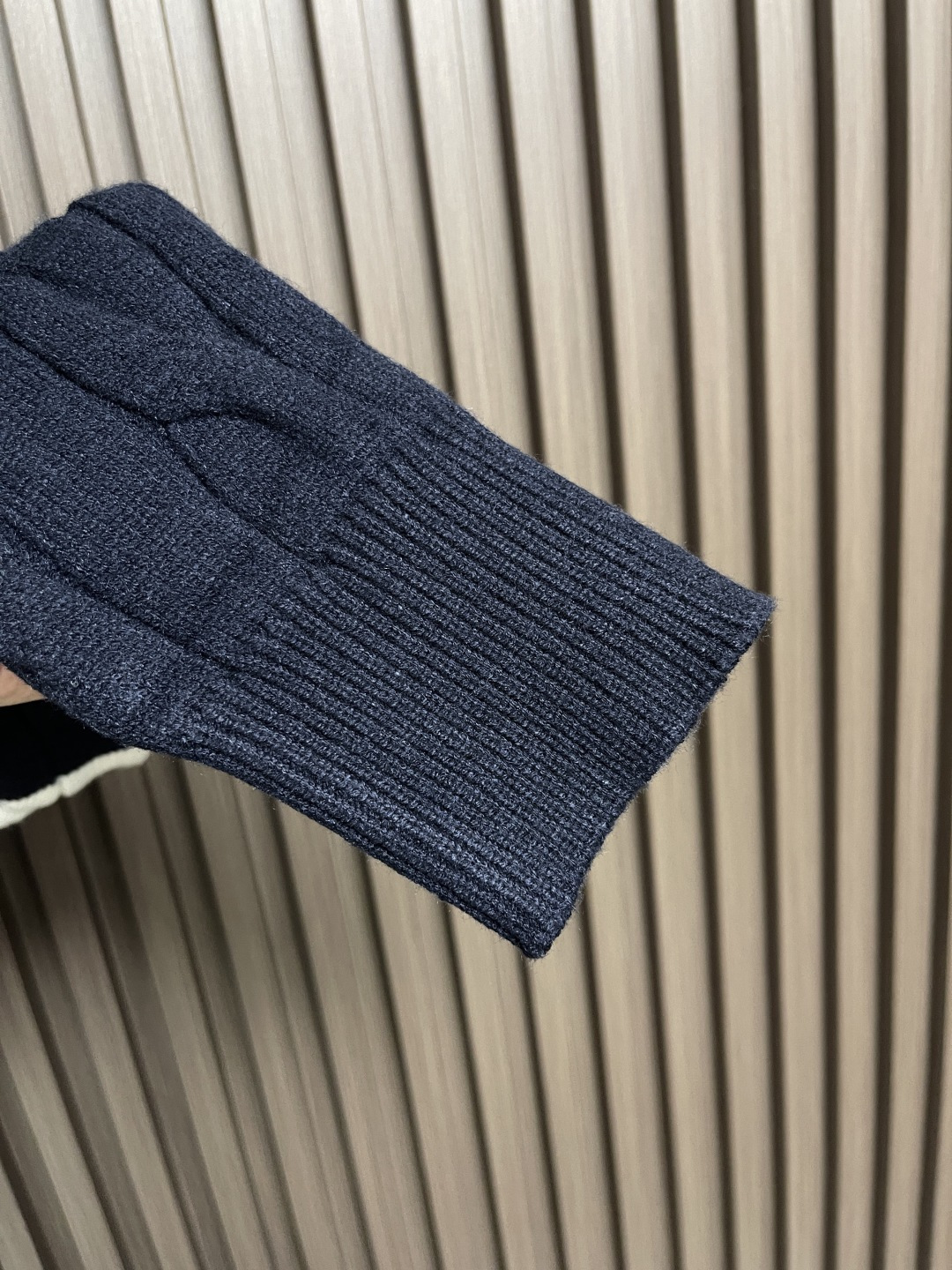 🛒🛒Thom Browne TB新款麻花拉链开衫，采用优质麻花针织面料，精致的编织纹理，袖子经典四条杠设