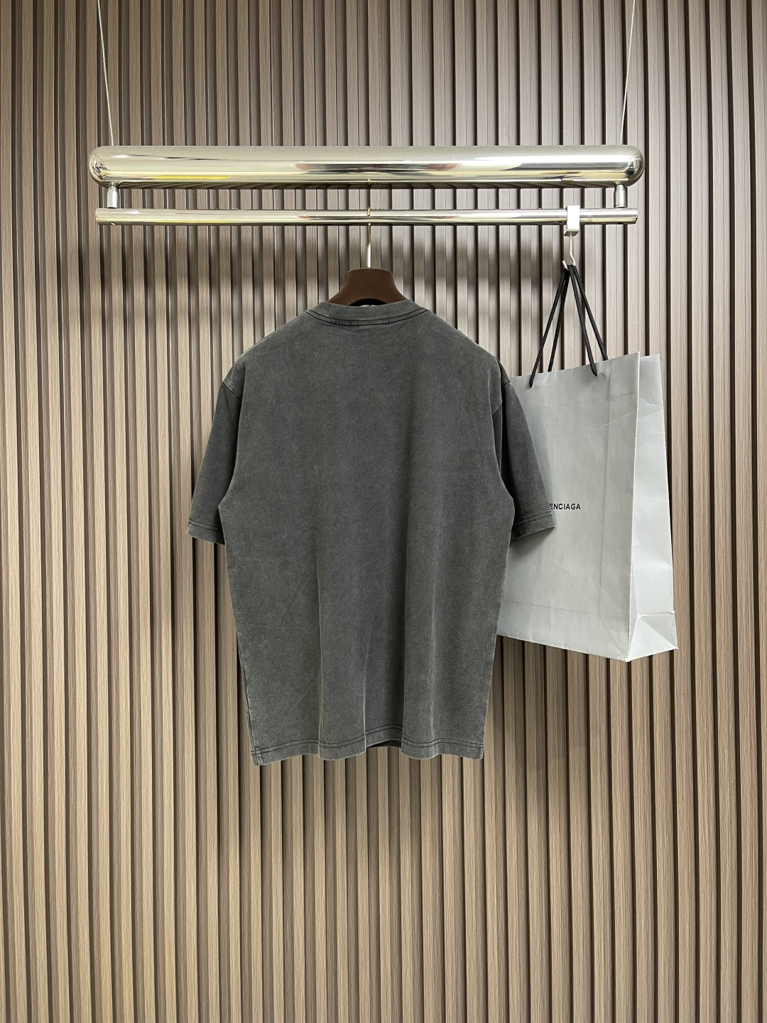 🛒🛒balenciaga 2025SS早秋新款锁扣印花洗水做旧短袖T恤，克重260克全棉，环保进口胶浆印