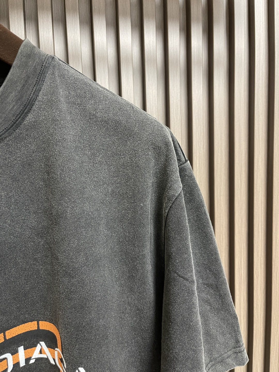 🛒🛒balenciaga 2025SS早秋新款锁扣印花洗水做旧短袖T恤，克重260克全棉，环保进口胶浆印