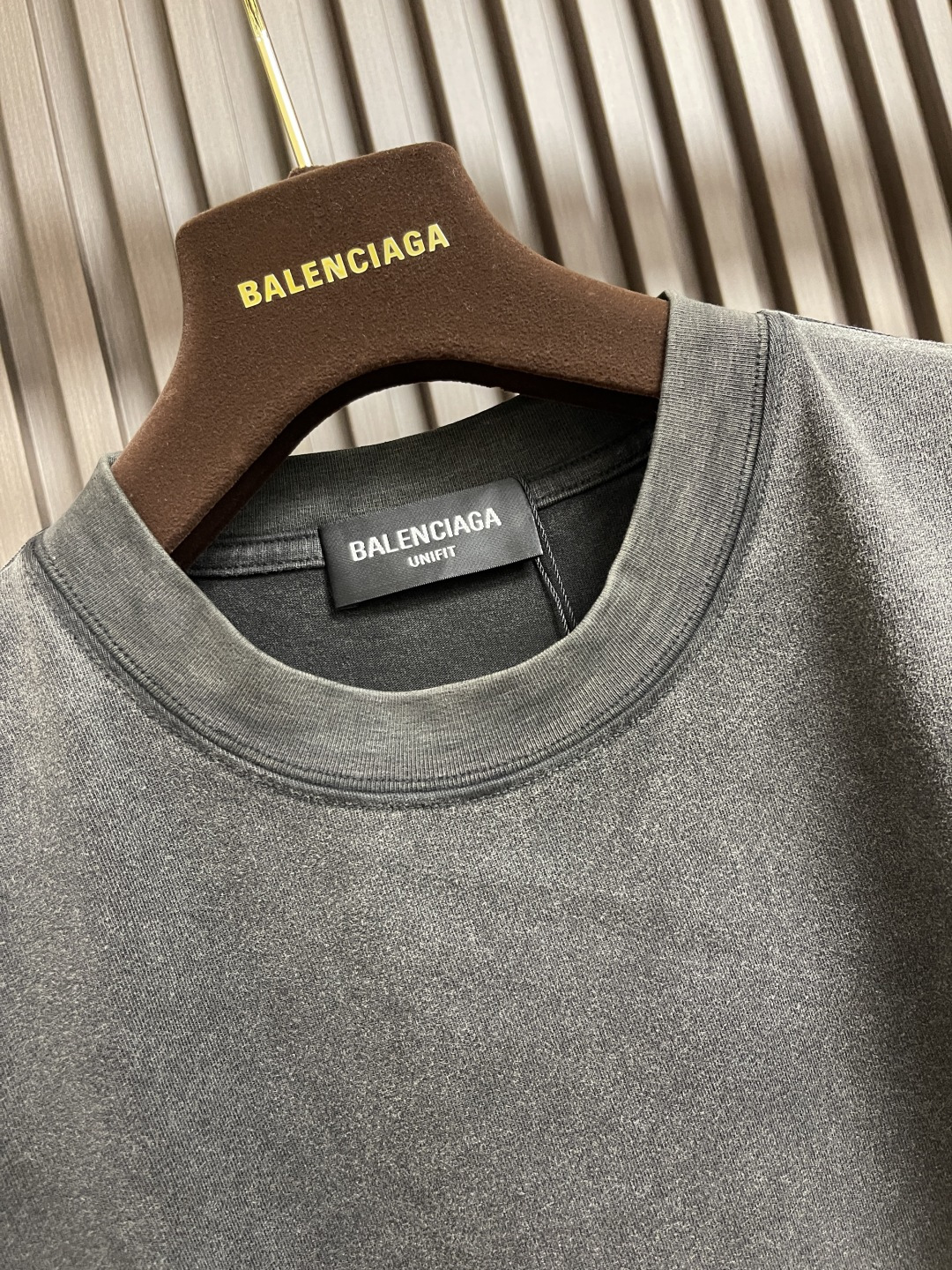 🛒🛒balenciaga 2025SS早秋新款锁扣印花洗水做旧短袖T恤，克重260克全棉，环保进口胶浆印