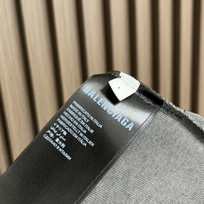🛒🛒Balenciaga 字母logo标识短袖T恤,定织定染纯棉精梳棉面料 手感柔软舒适 袖口以及下摆采 🛒🛒Balenciaga 字母logo标识短袖T恤,定织定染纯棉精梳棉面料 手感柔软舒适 袖口以及下摆采
