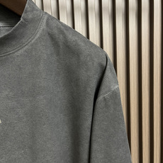 🛒🛒Balenciaga 字母logo标识短袖T恤,定织定染纯棉精梳棉面料 手感柔软舒适 袖口以及下摆采 🛒🛒Balenciaga 字母logo标识短袖T恤,定织定染纯棉精梳棉面料 手感柔软舒适 袖口以及下摆采