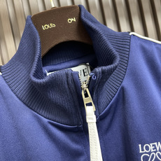 上衣🛒🛒 LOEWE 罗纹高领刺绣织带夹克外套长裤套装,采用40支真丝光双面定制面料,由进口织布机高密度 上衣🛒🛒 LOEWE 罗纹高领刺绣织带夹克外套长裤套装,采用40支真丝光双面定制面料,由进口织布机高密度