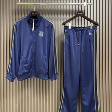 裤子🛒🛒LOEWE 罗纹高领刺绣织带夹克外套长裤套装,采用40支真丝光双面定制面料,由进口织布机高密度织 裤子🛒🛒LOEWE 罗纹高领刺绣织带夹克外套长裤套装,采用40支真丝光双面定制面料,由进口织布机高密度织