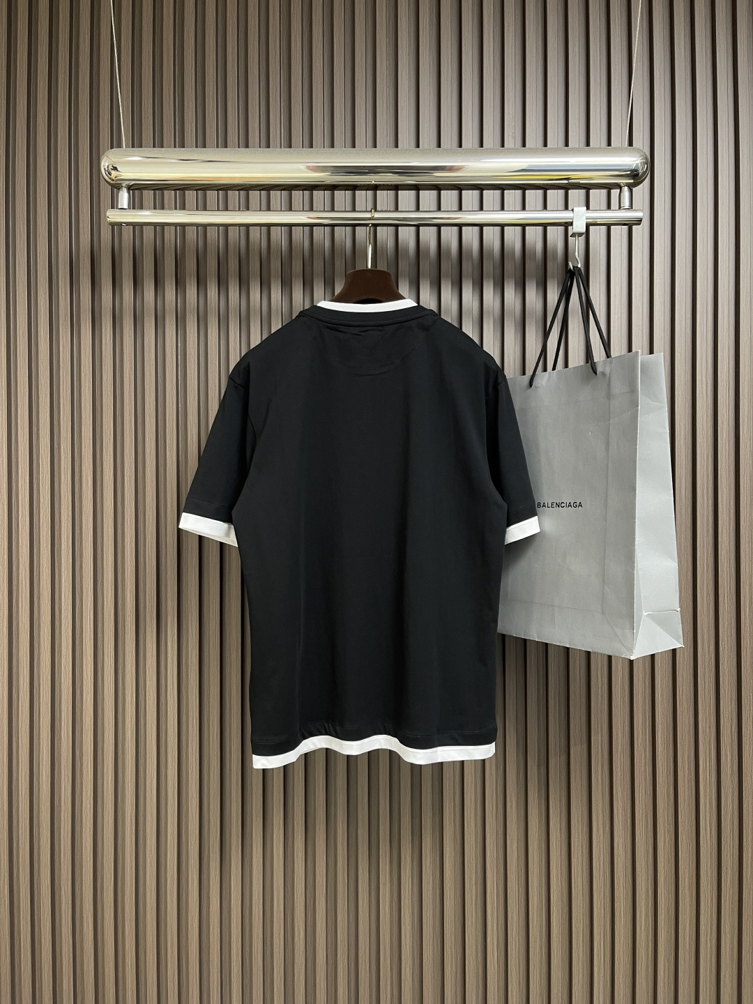 🛒🛒PRADA 假两件三角徽标棉质短袖T恤，面料采用24S双纱特种纺织紧密棉 185G，罗纹32S双纱拉