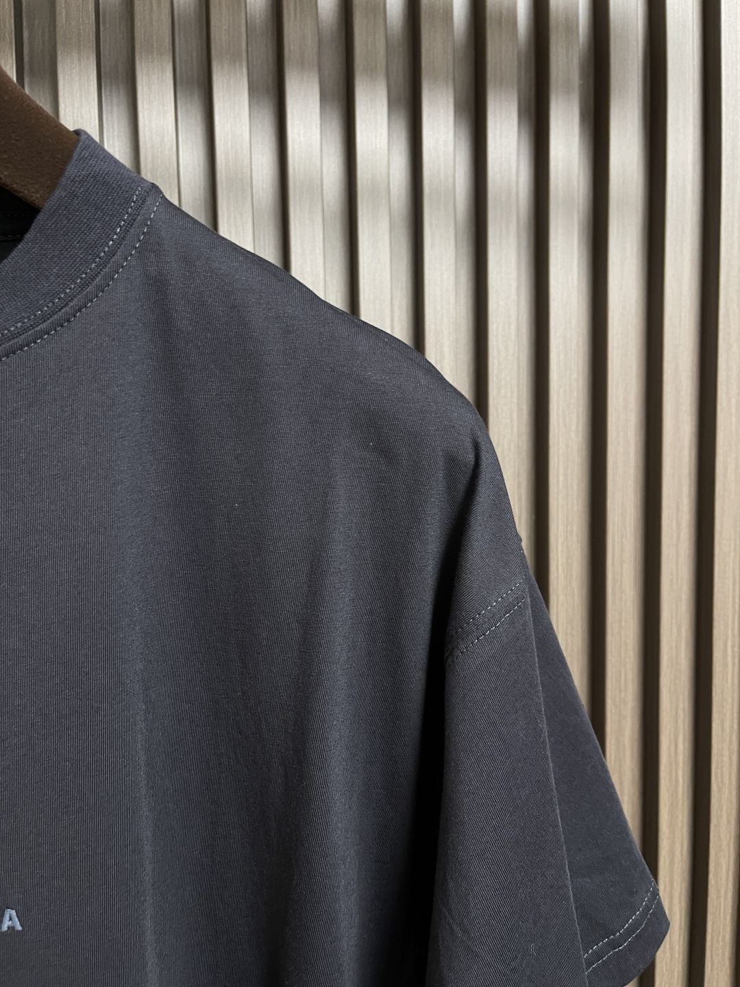 🛒🛒BALENCIAGA 巴黎世家刺绣圆领短袖T恤，采用进口棉质24S双纱复古平纹针织面料，185g的克