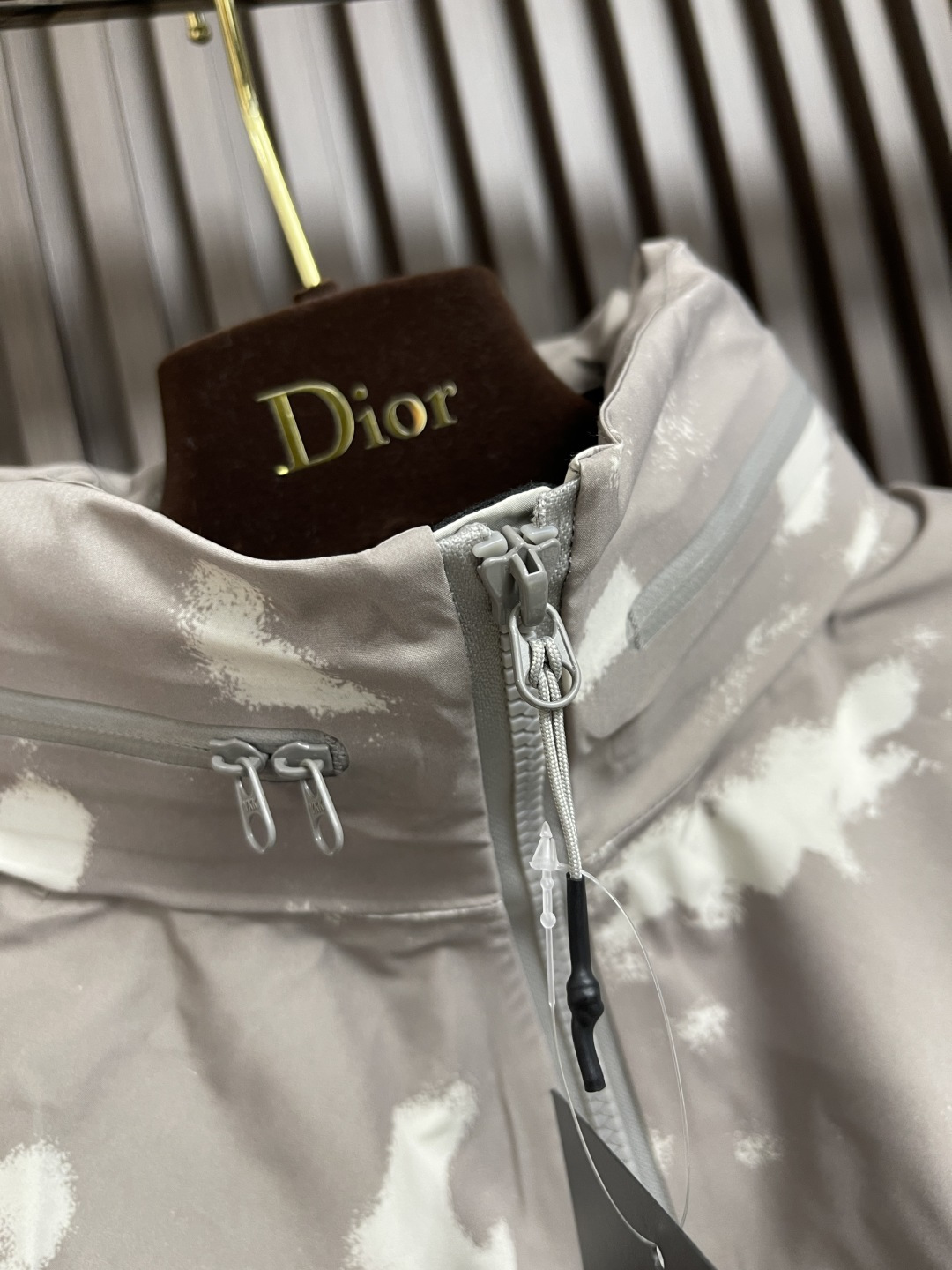 🛒🛒arcteryx 始祖鸟 2025SS夏季新款轻量透气防风短款连帽外套，可当防晒。适用于城市通勤和户