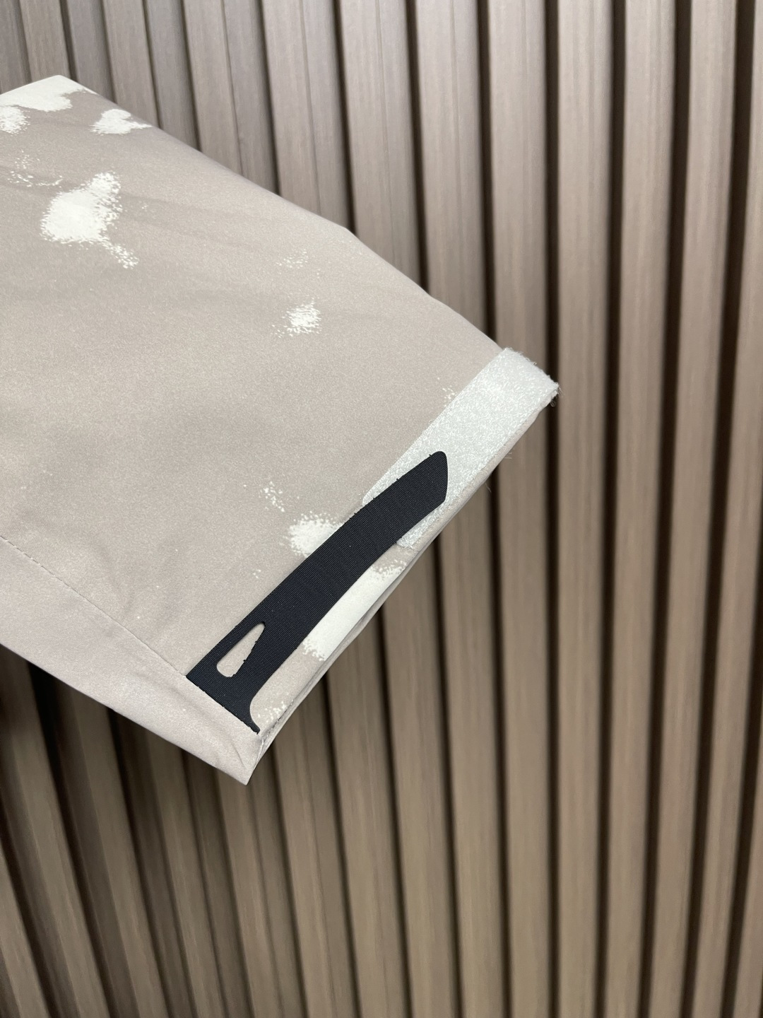 🛒🛒arcteryx 始祖鸟 2025SS夏季新款轻量透气防风短款连帽外套，可当防晒。适用于城市通勤和户