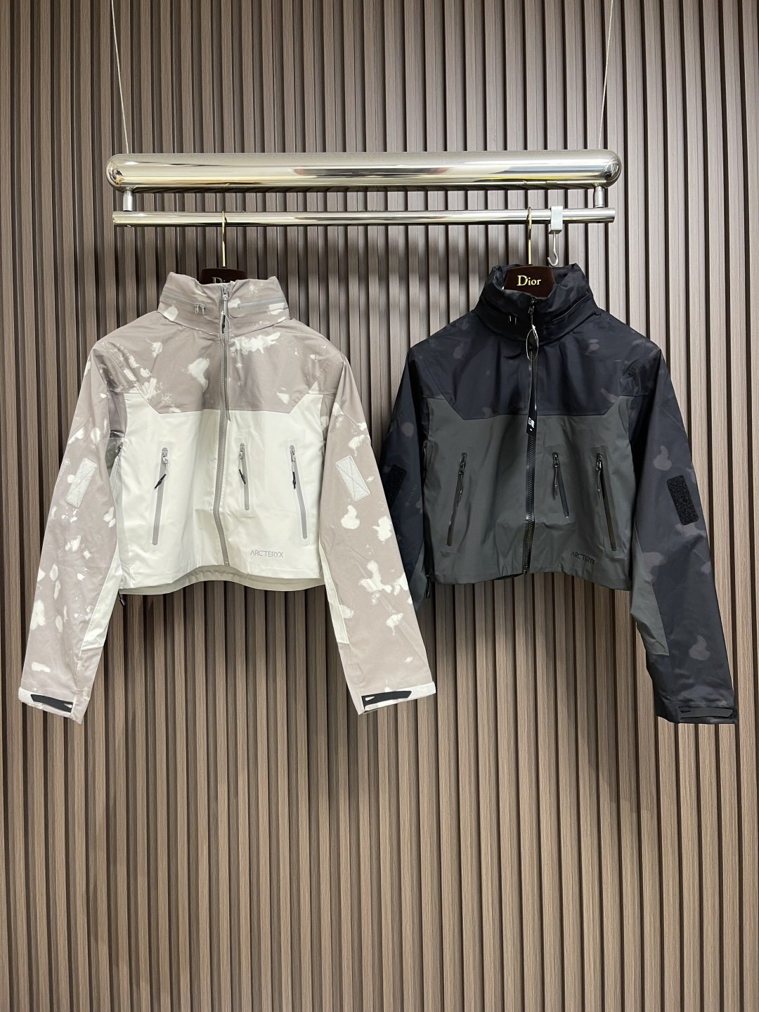 🛒🛒arcteryx 始祖鸟 2025SS夏季新款轻量透气防风短款连帽外套，可当防晒。适用于城市通勤和户