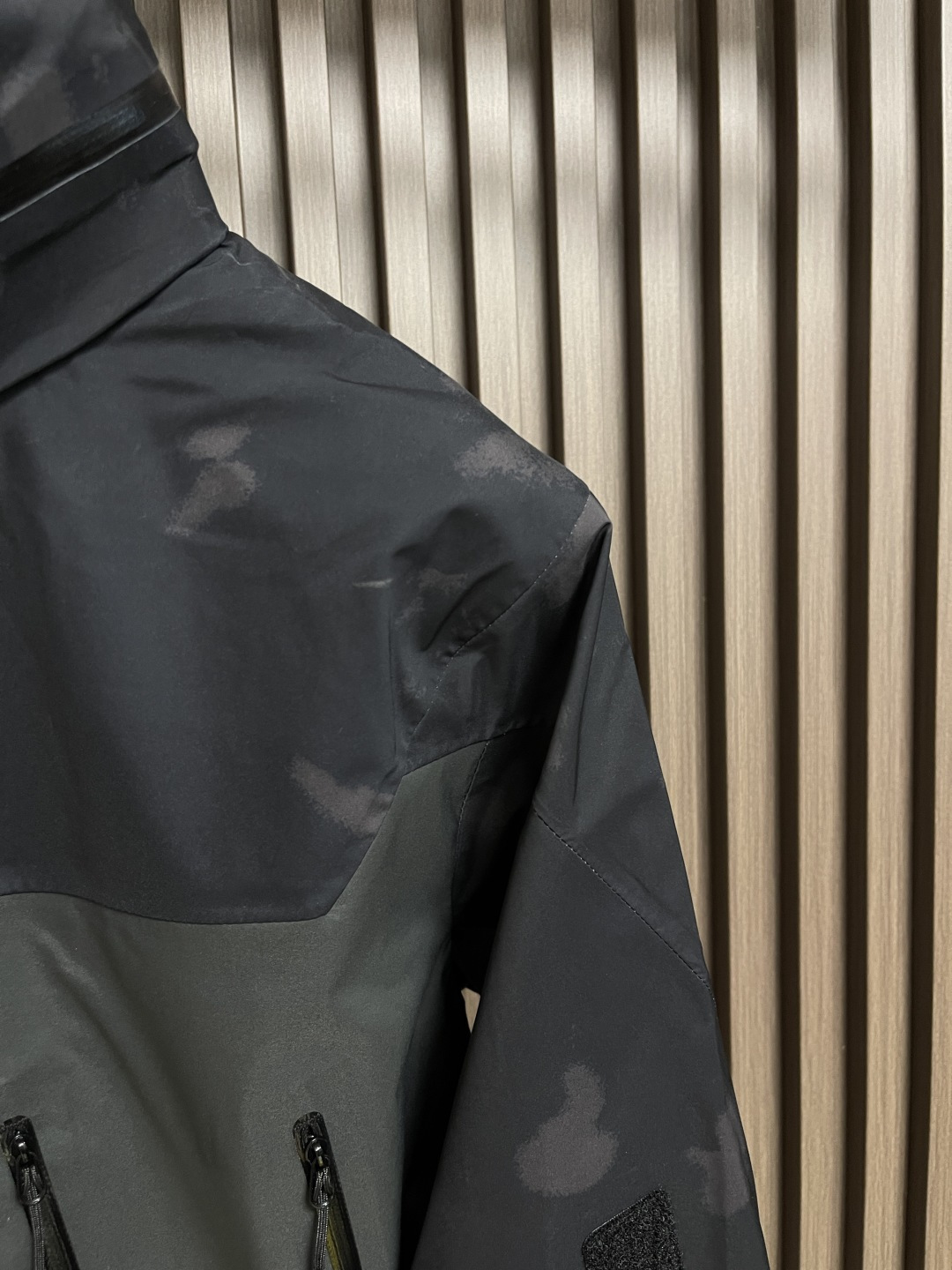 🛒🛒arcteryx 始祖鸟 2025SS夏季新款轻量透气防风短款连帽外套，可当防晒。适用于城市通勤和户