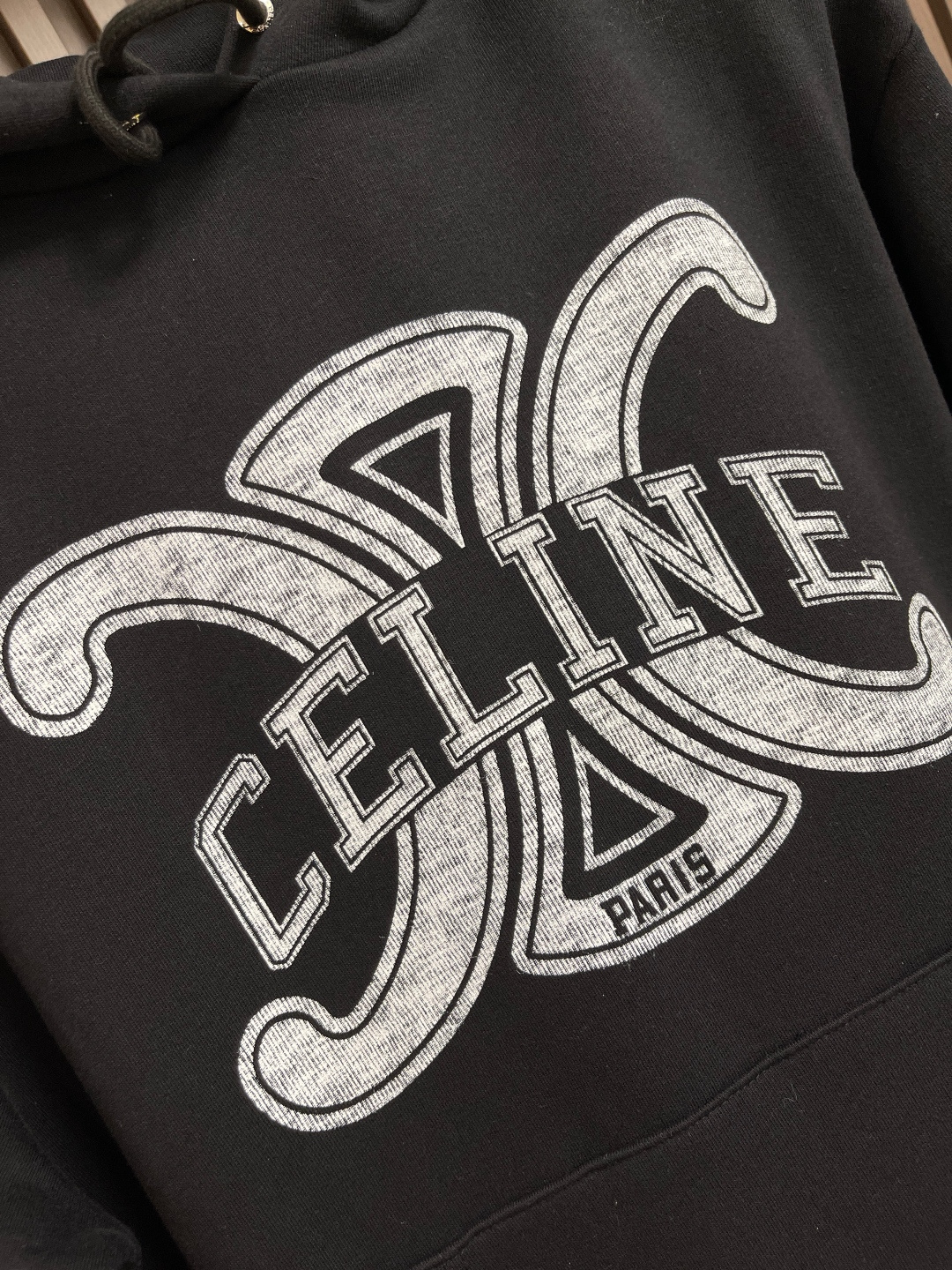 🛒🛒Celine 2025Fw新款印花字母连帽卫衣，采用定织定染高克重纯棉卫衣面料制成 面料手感厚实且有