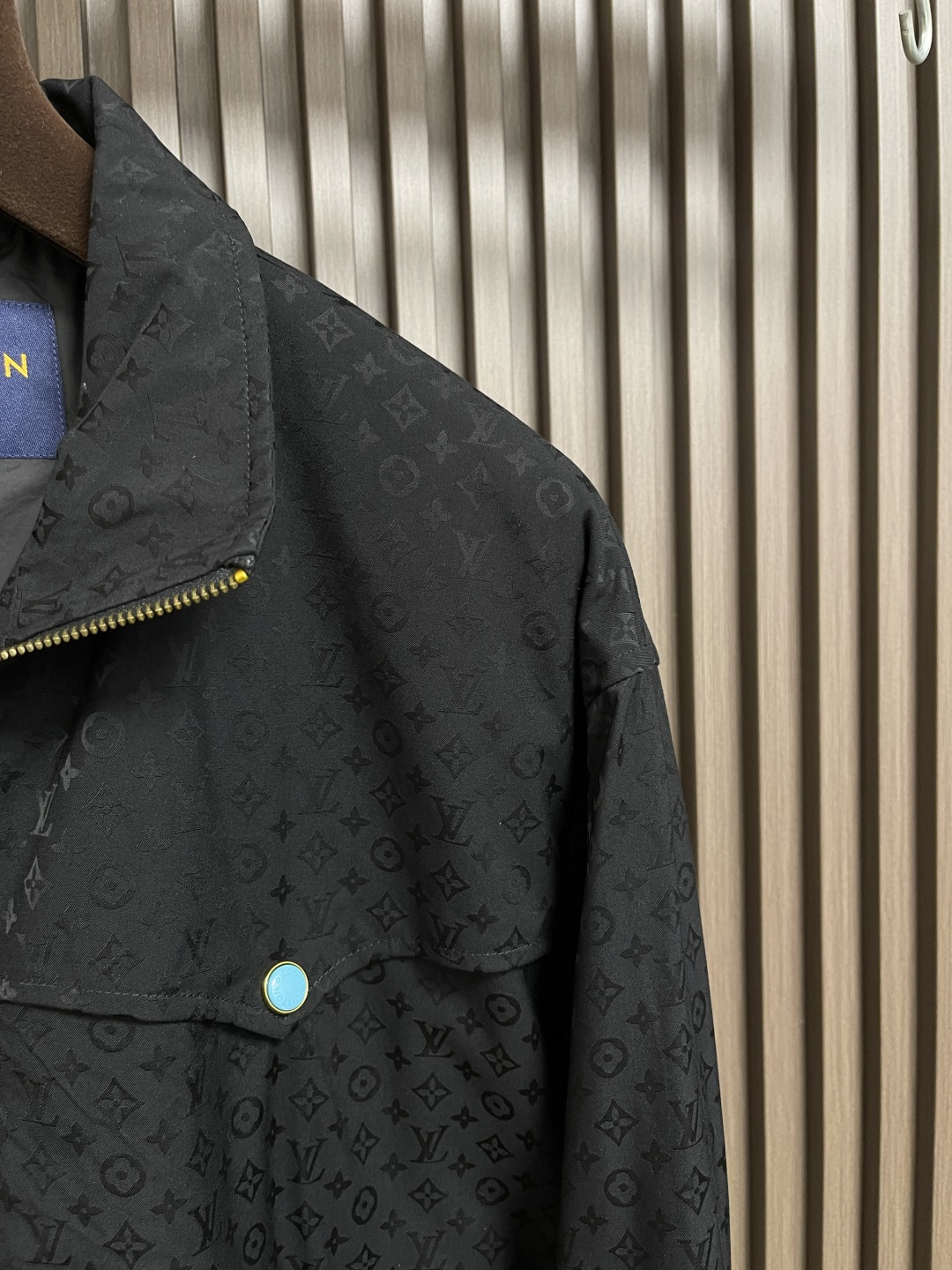 🛒🛒LV 2025ss新款绿松石绗满印花宽松外套夹克，宽松的版型设计，穿着舒适自在，不挑身材，同时也能营