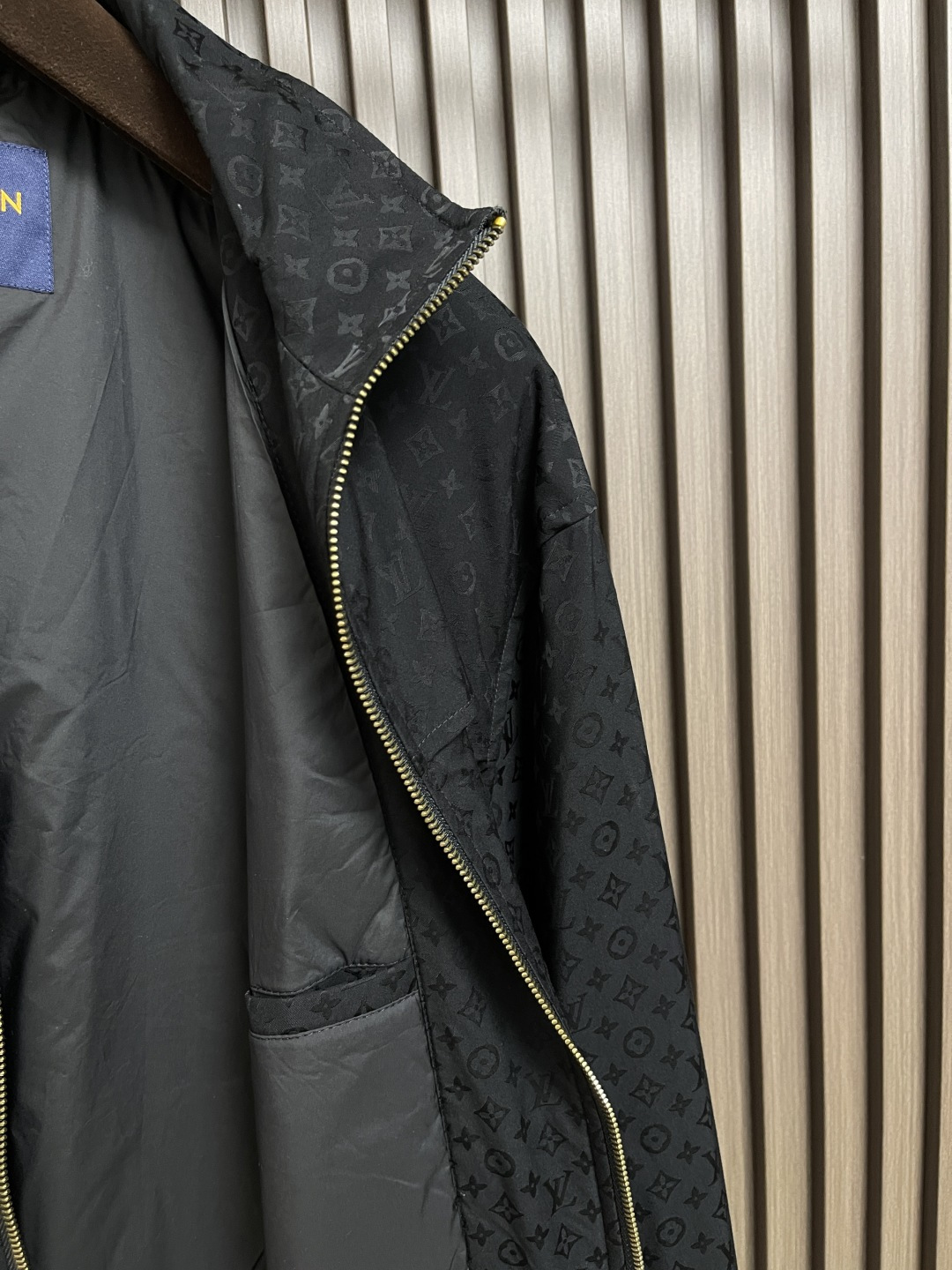 🛒🛒LV 2025ss新款绿松石绗满印花宽松外套夹克，宽松的版型设计，穿着舒适自在，不挑身材，同时也能营