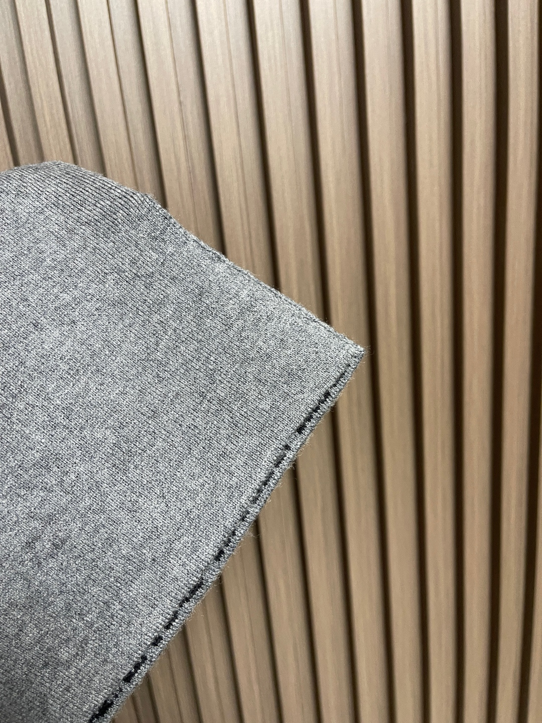 🛒🛒Dior 2025ss新款长裤，重新诠释 Dior 休闲优雅的风格。采用灰色山羊绒混纺针织面料精心制