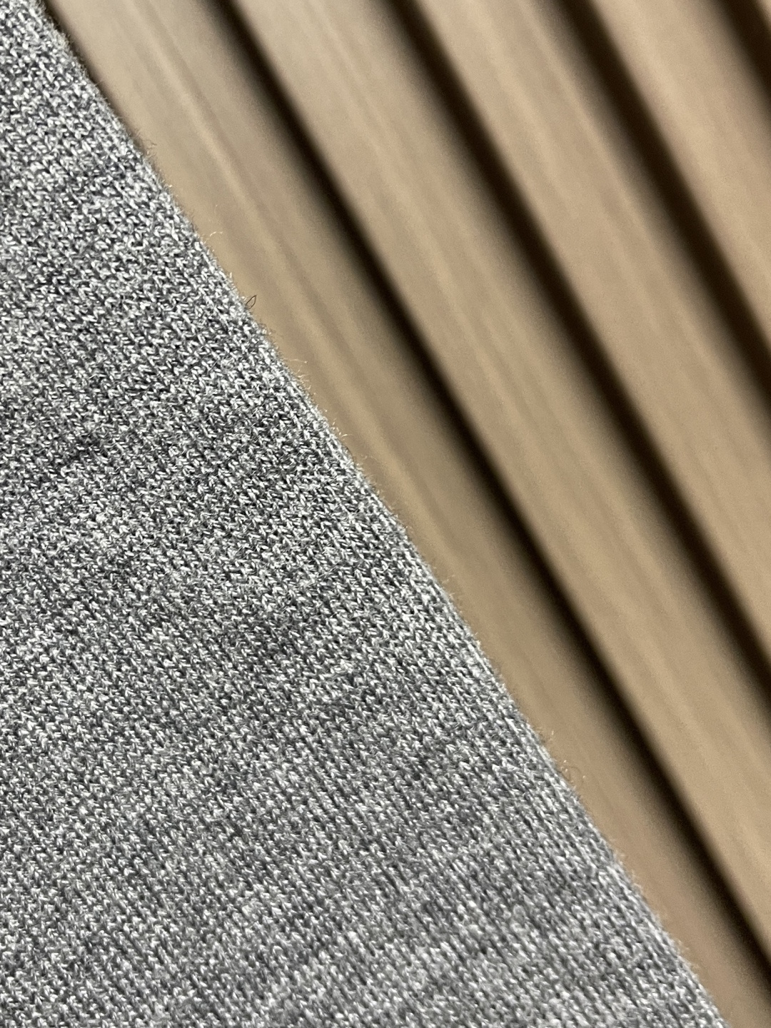 🛒🛒Dior 2025ss新款长裤，重新诠释 Dior 休闲优雅的风格。采用灰色山羊绒混纺针织面料精心制