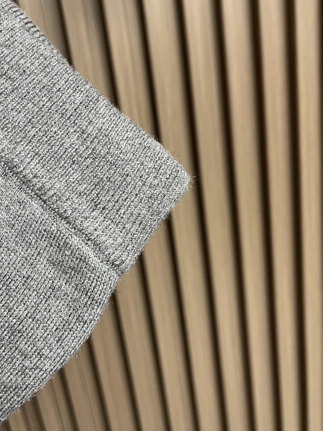 🛒🛒Dior 2025ss新款长裤，重新诠释 Dior 休闲优雅的风格。采用灰色山羊绒混纺针织面料精心制