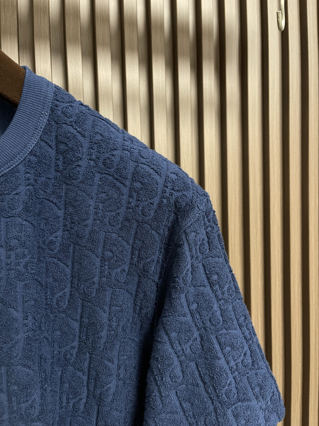 🛒🛒Dior 凹凸暗纹提花短袖T恤！定制300克全棉毛巾面料满印提花，质感舒适度都是拉满的，辨识度很高，