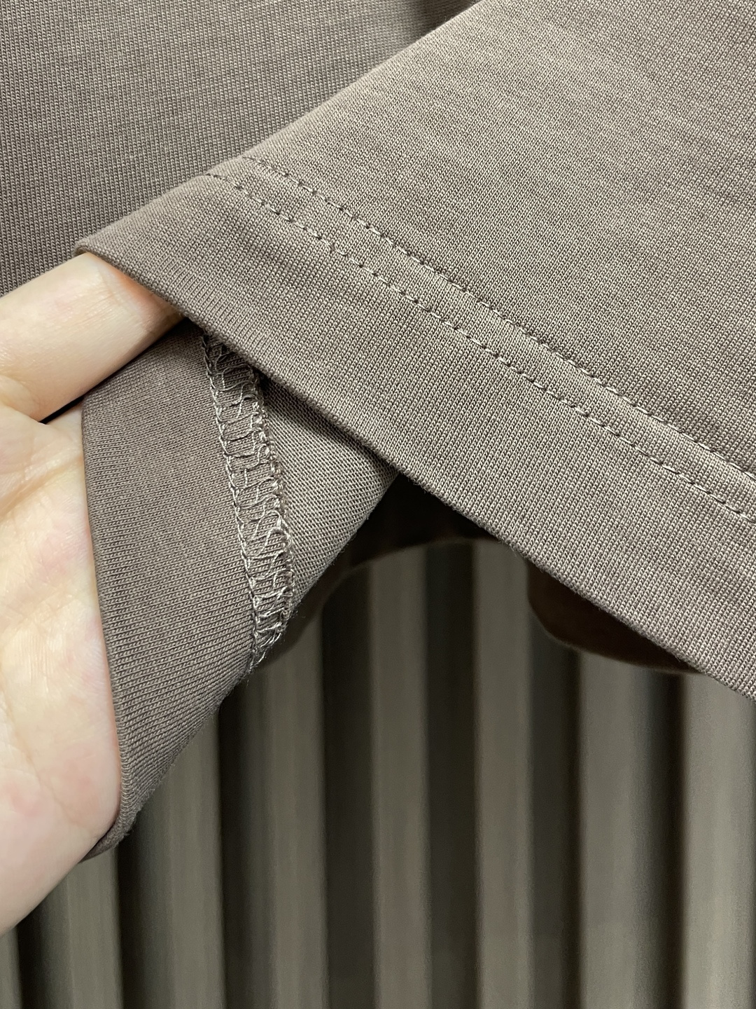 🛒🛒MIUMIU 2025ss春夏新款字母logo标识印花短袖T恤，既不单调也不复杂，恰到好处的展现品味